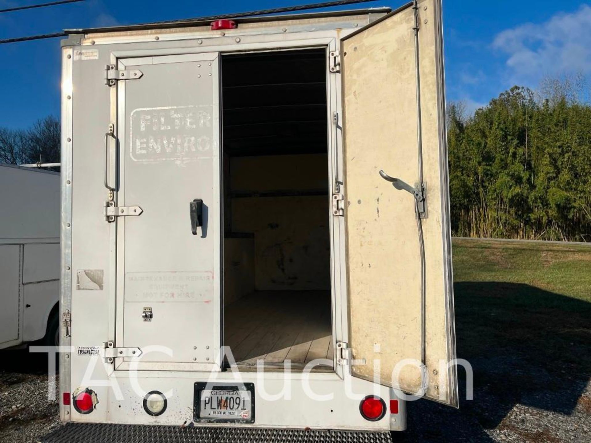 2014 Chevrolet 3500 Express Cutaway Van - Image 11 of 36