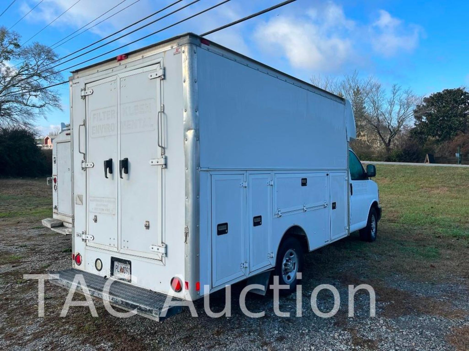 2014 Chevrolet 3500 Express Cutaway Van - Image 6 of 36