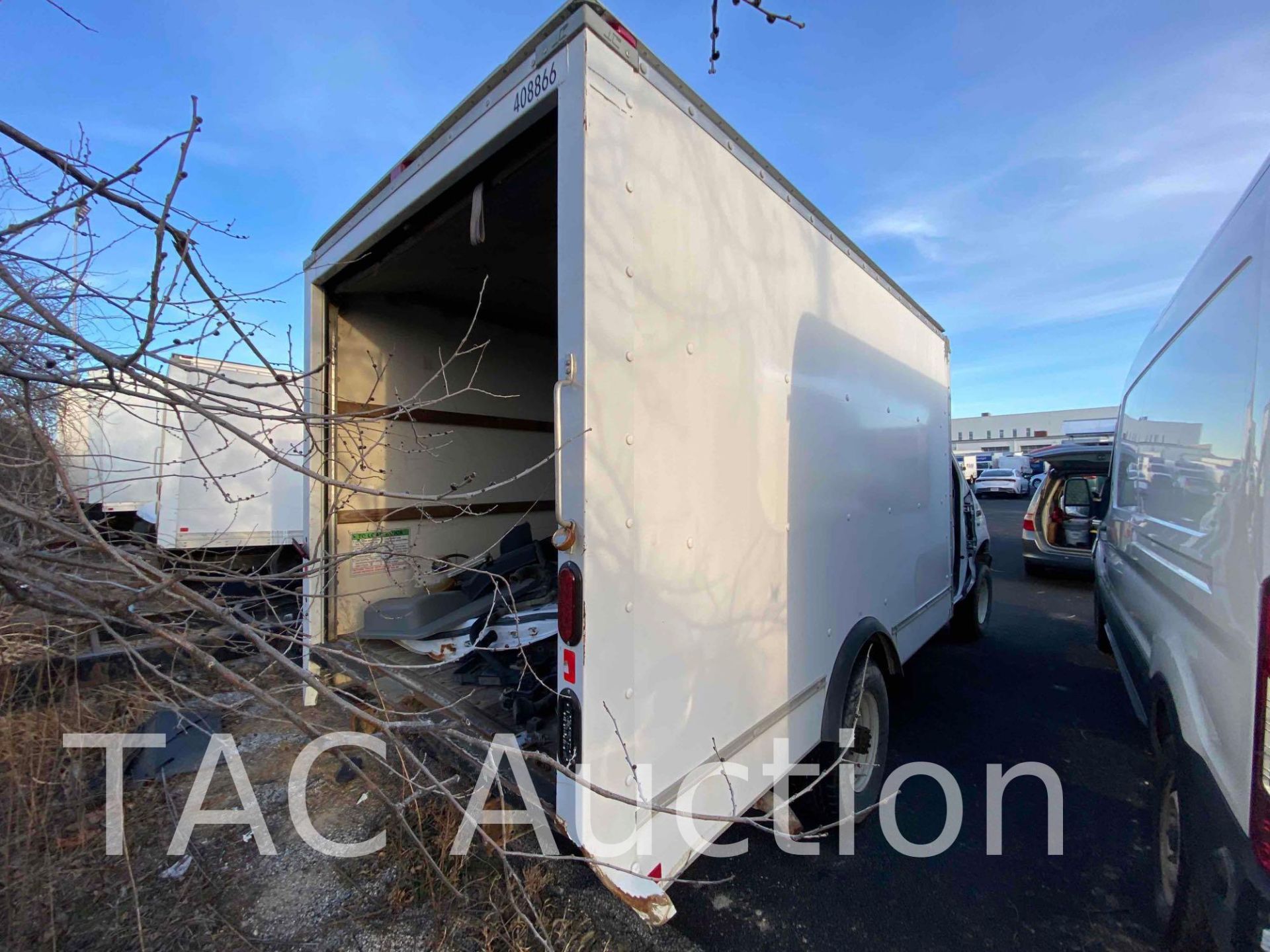 2014 Ford E-350 12ft Box Truck - Image 4 of 29