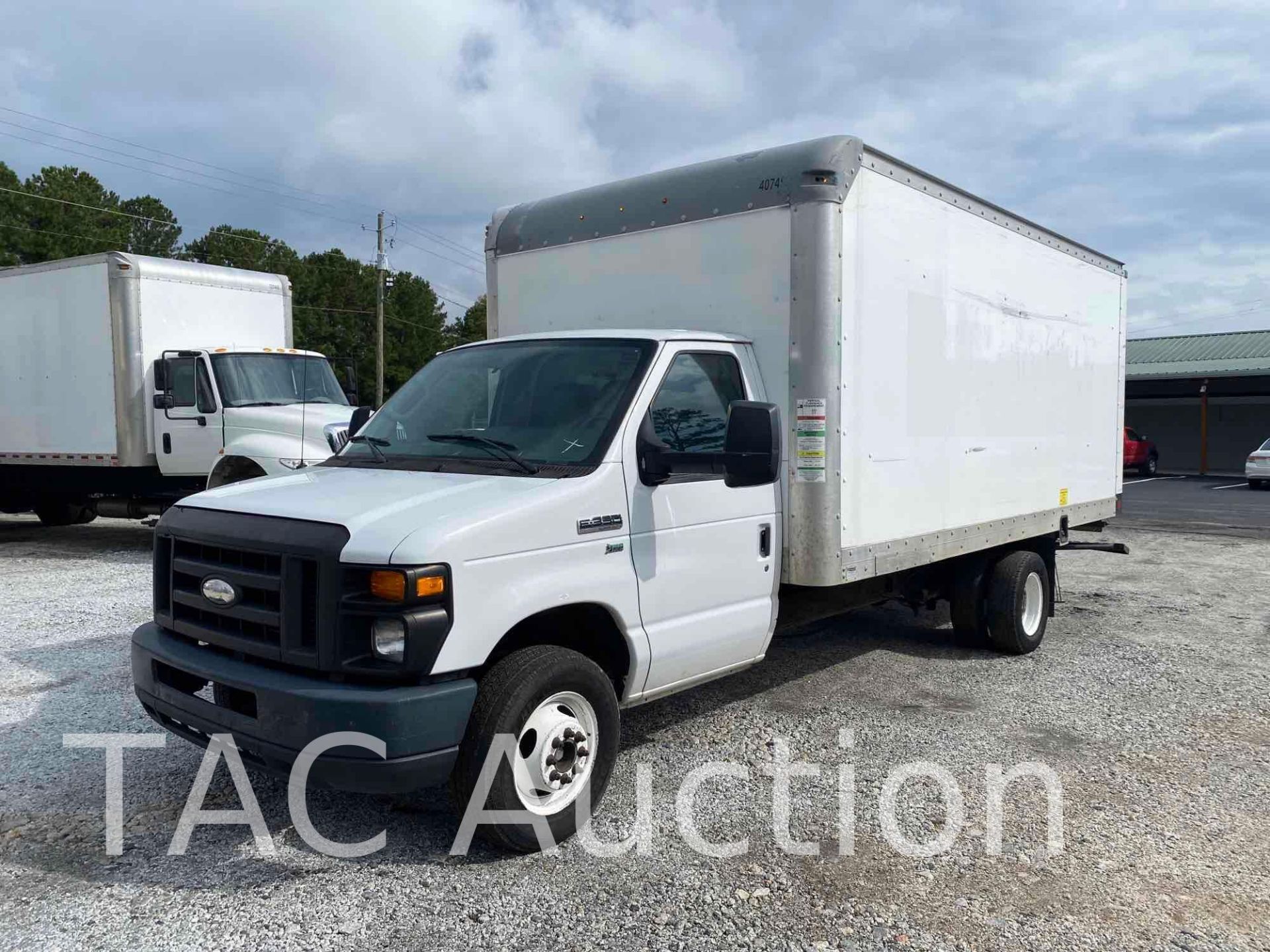 2014 Ford Econoline E-350 Box Truck