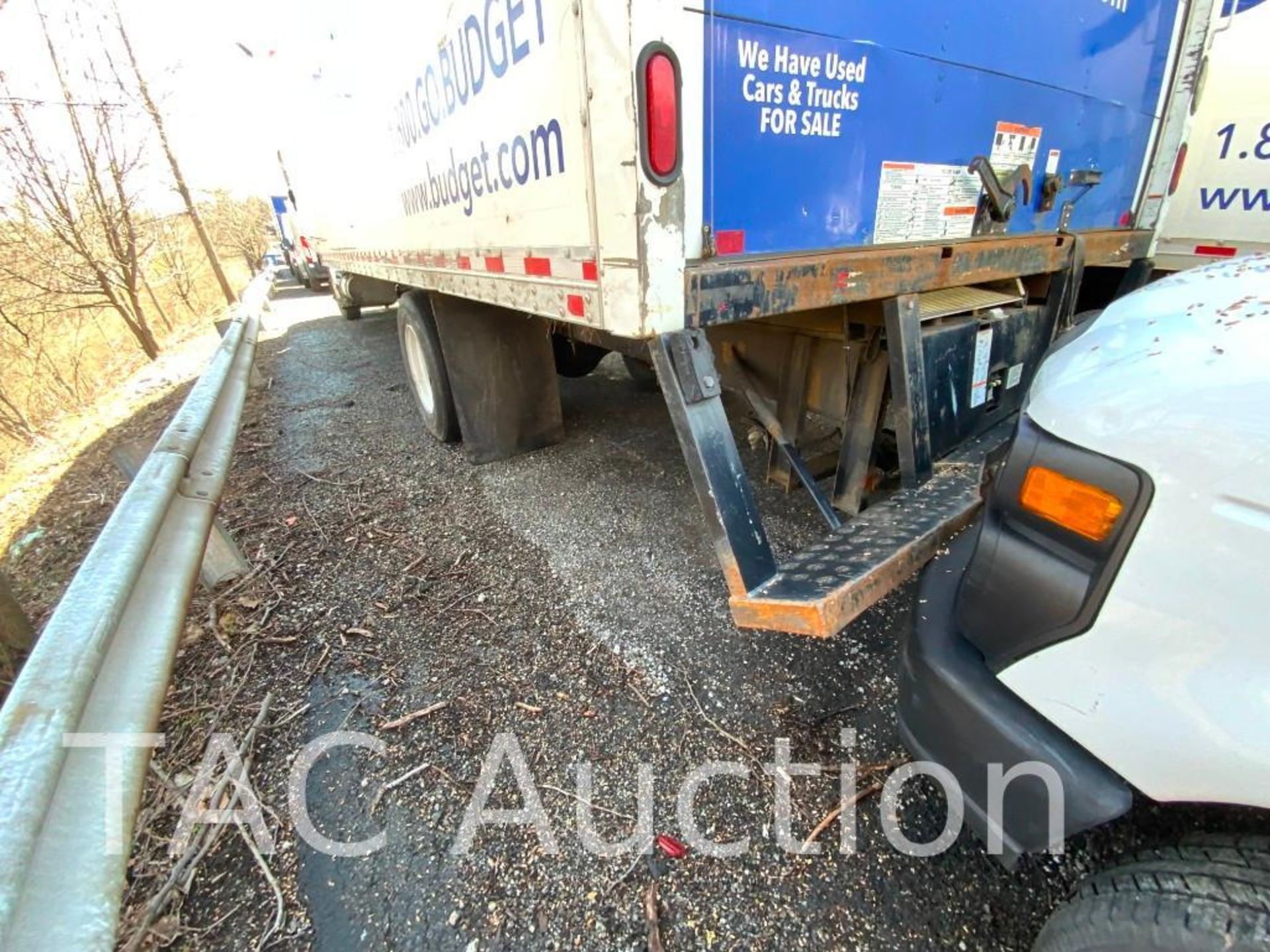 2017 International 4300 Box Truck - Image 9 of 36