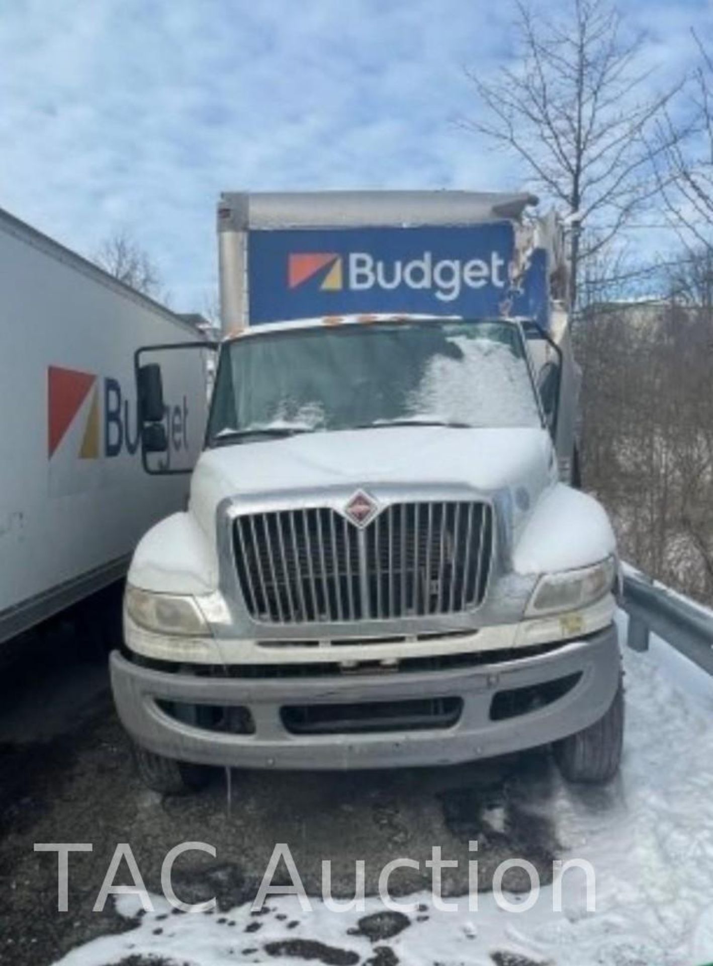 2017 International 4300 Box Truck - Image 2 of 36