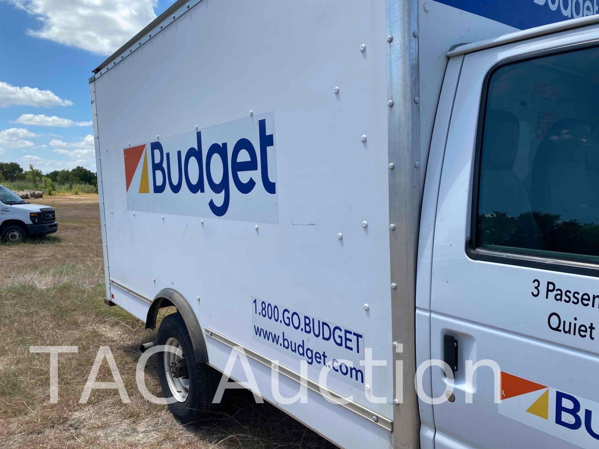 2015 Ford Econoline E-350 Box Truck - Image 12 of 55