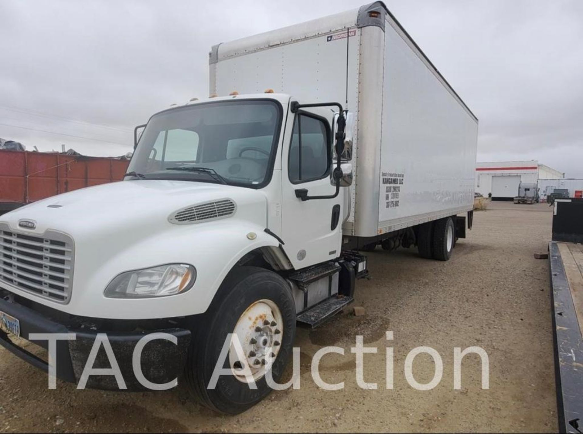 2012 Freightliner M2106 26ft Box Truck