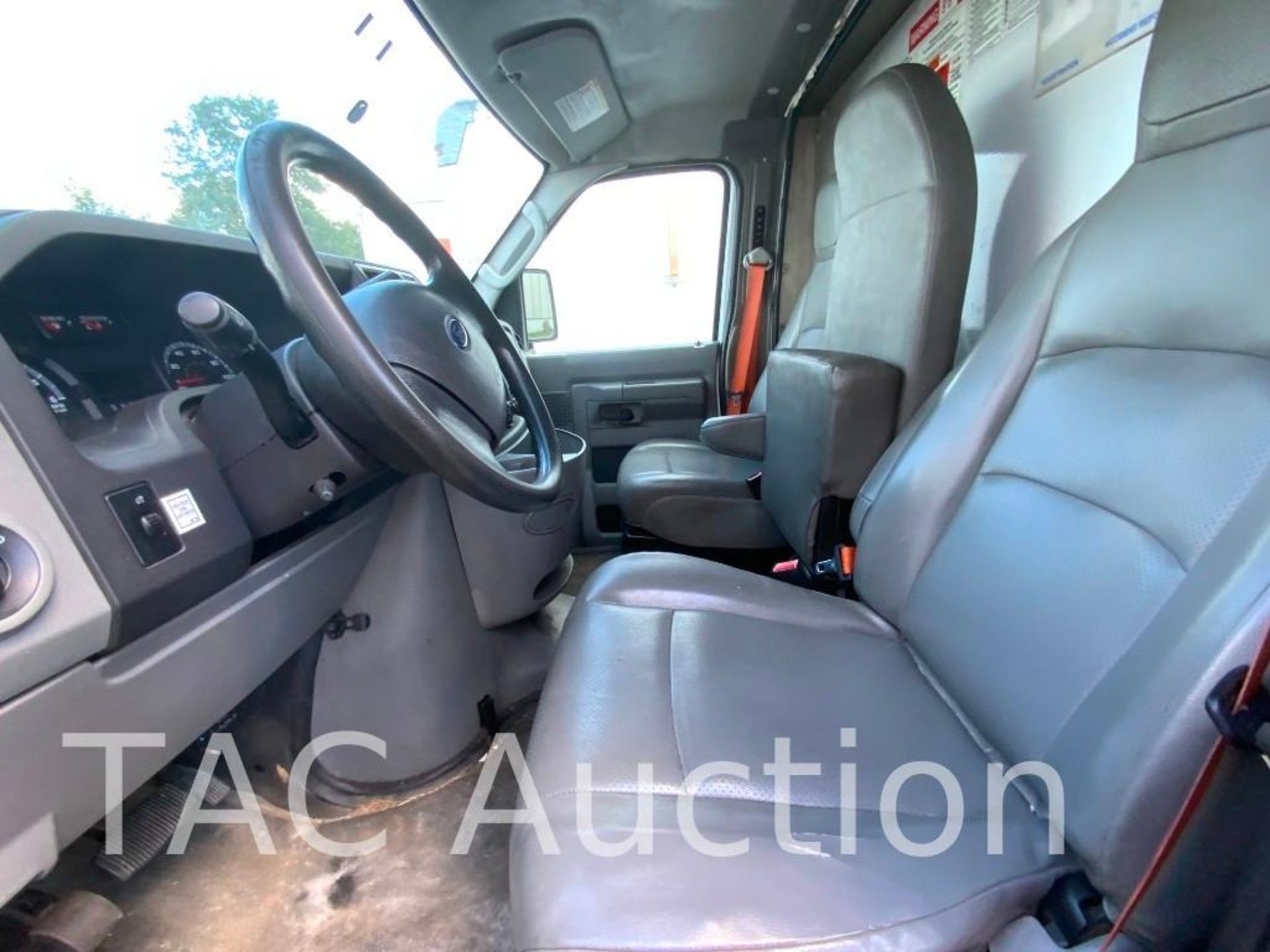 2014 Ford E-350 Cutaway Van - Image 20 of 53