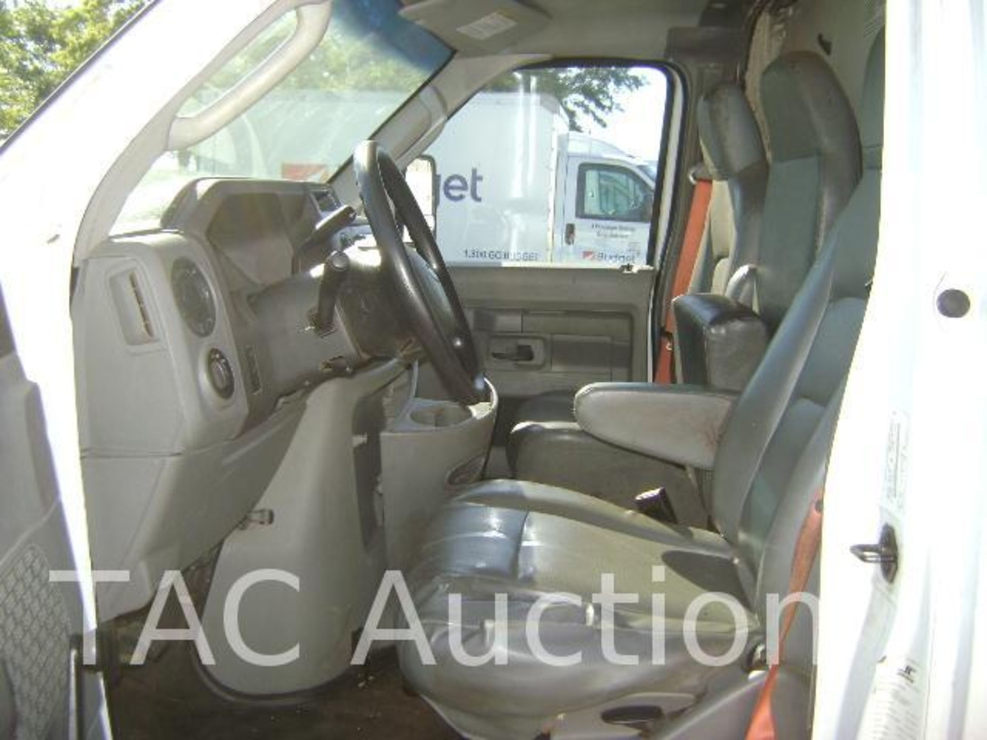 2014 Ford E-350 Cutaway Van - Image 5 of 50