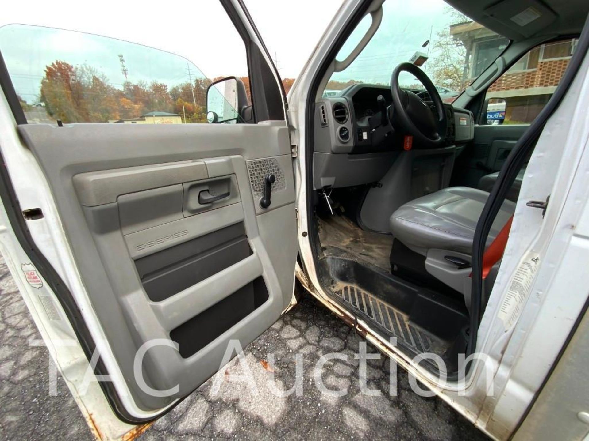 2014 Ford E-350 Box Truck - Image 12 of 48
