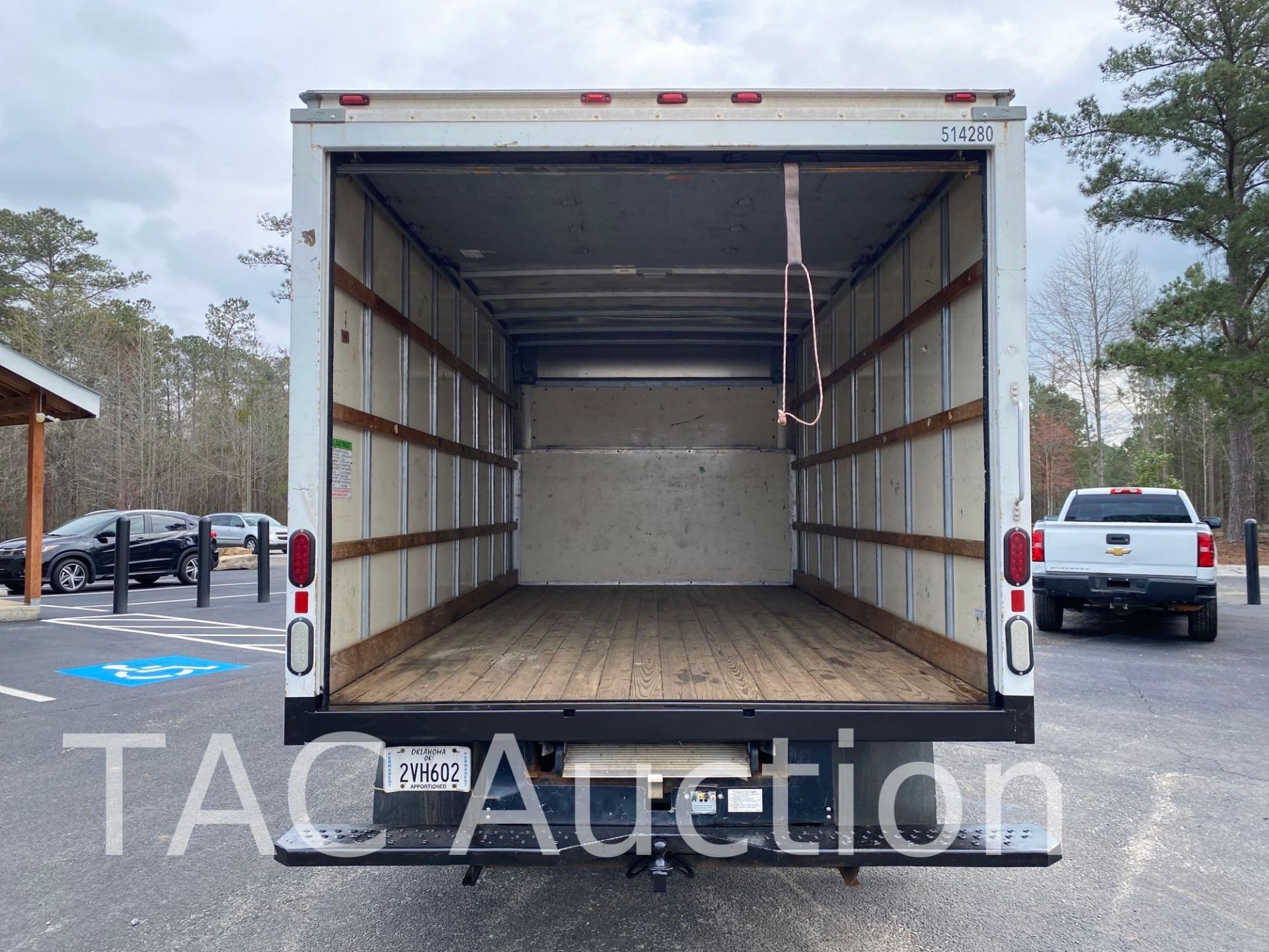 2015 Ford Econoline E-350 16ft Box Truck - Image 30 of 48
