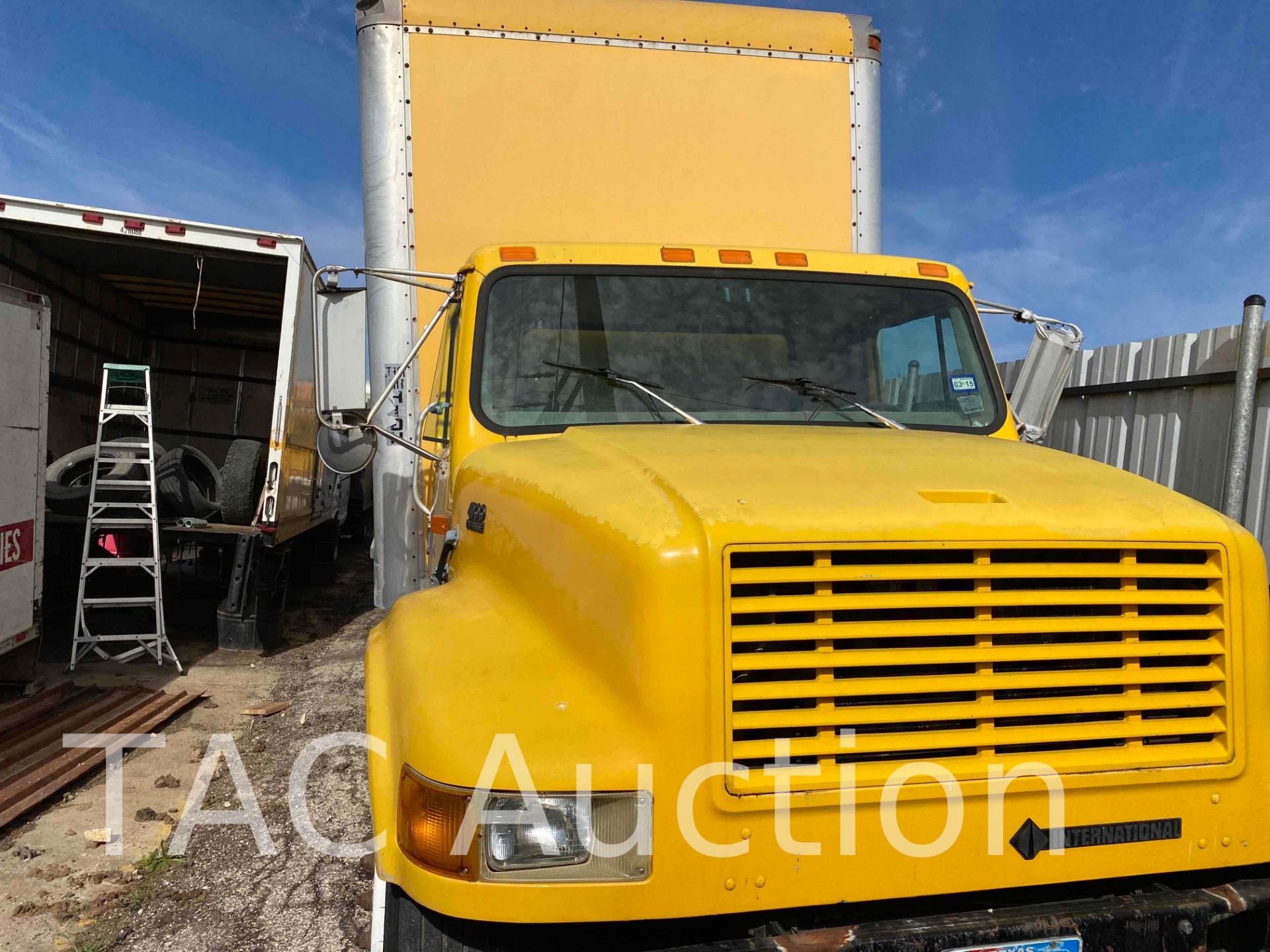 1998 International 4900 24ft Box Truck - Image 2 of 99