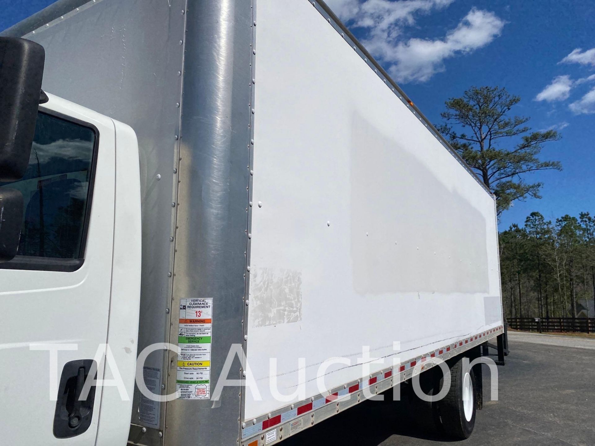 2017 International Durastar 4300 26ft Box Truck - Image 24 of 65