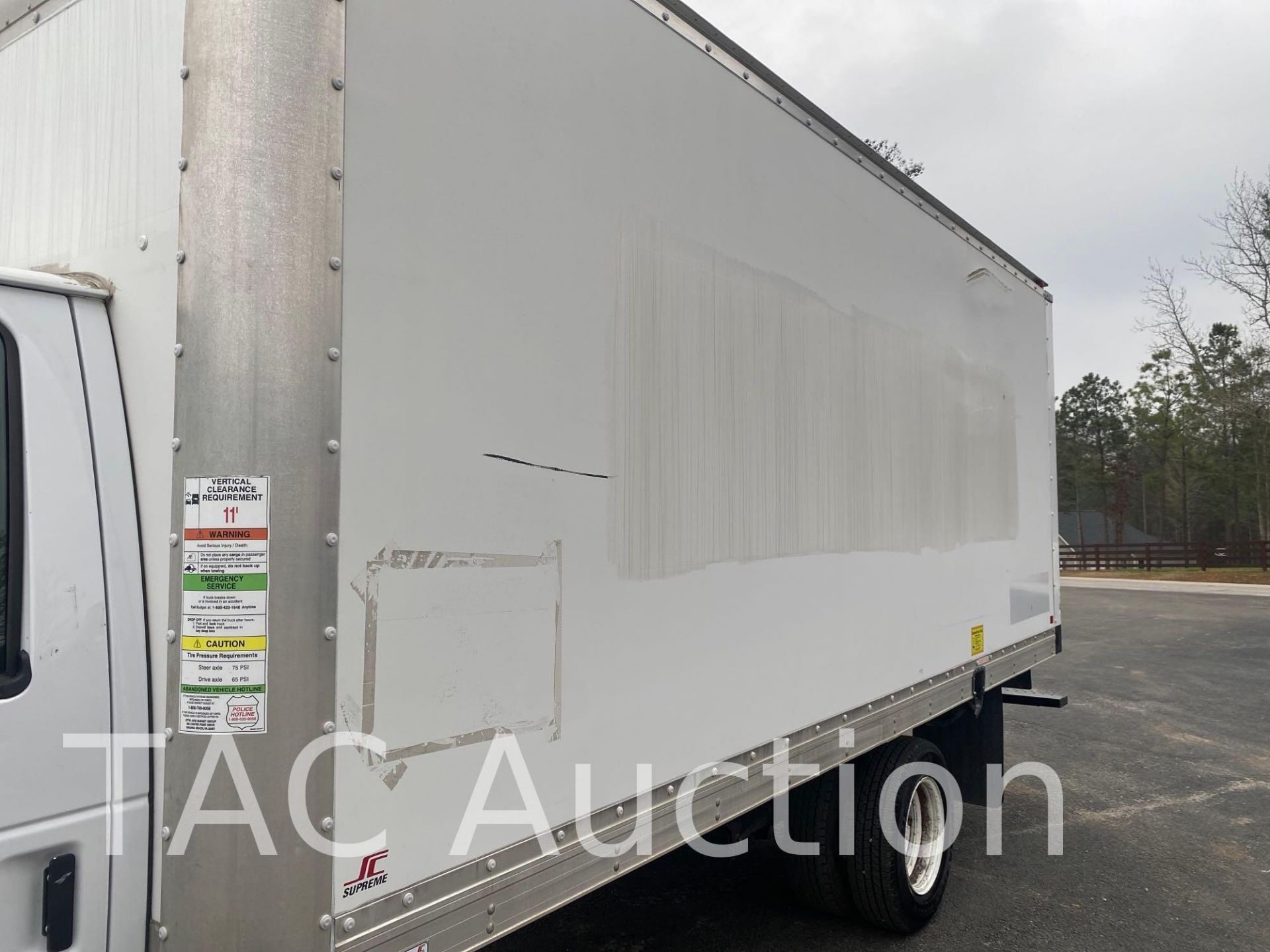 2015 Ford Econoline E-350 16ft Box Truck - Image 21 of 49