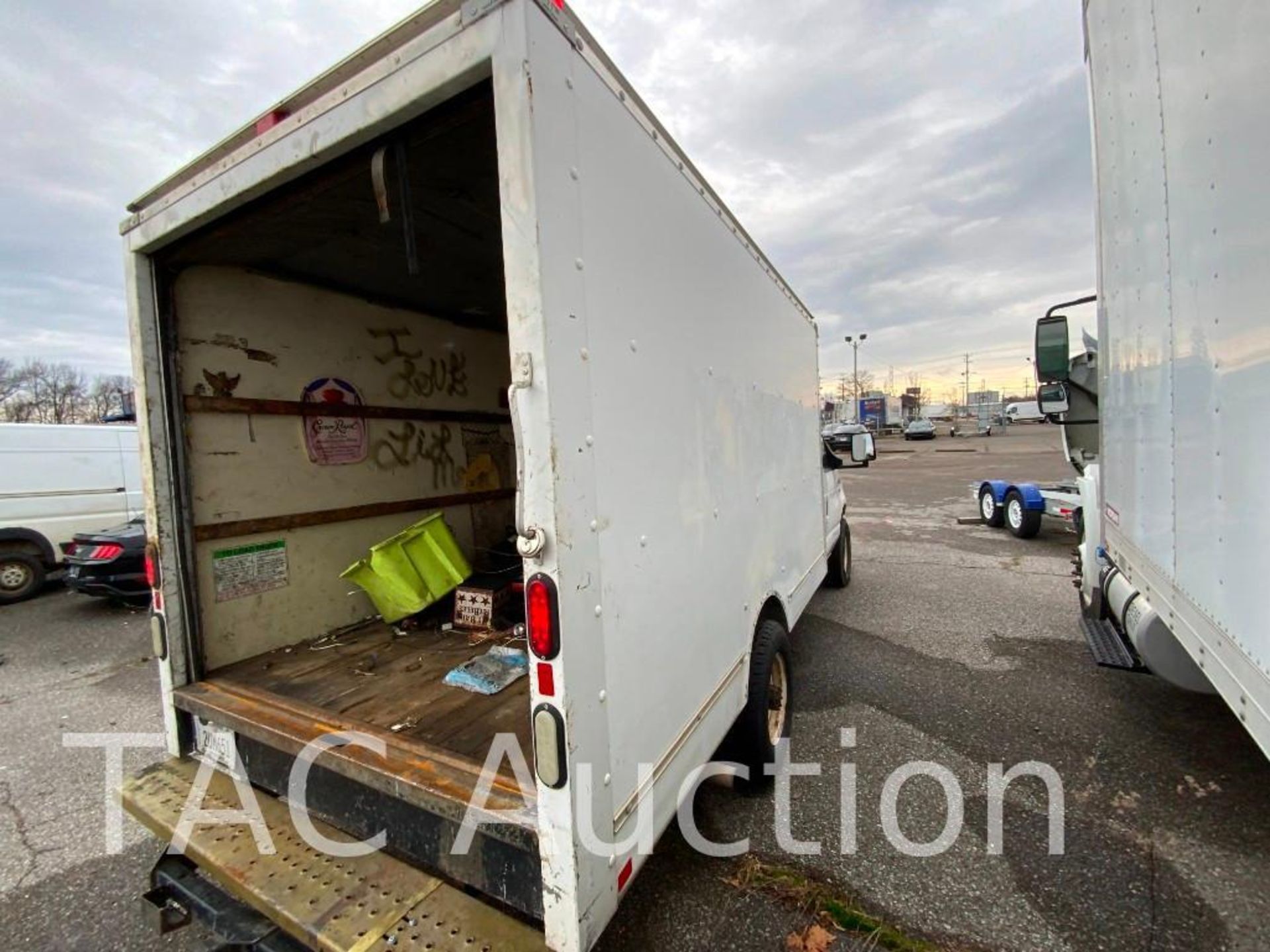 2014 Ford E-350 12ft Box Truck - Image 7 of 55