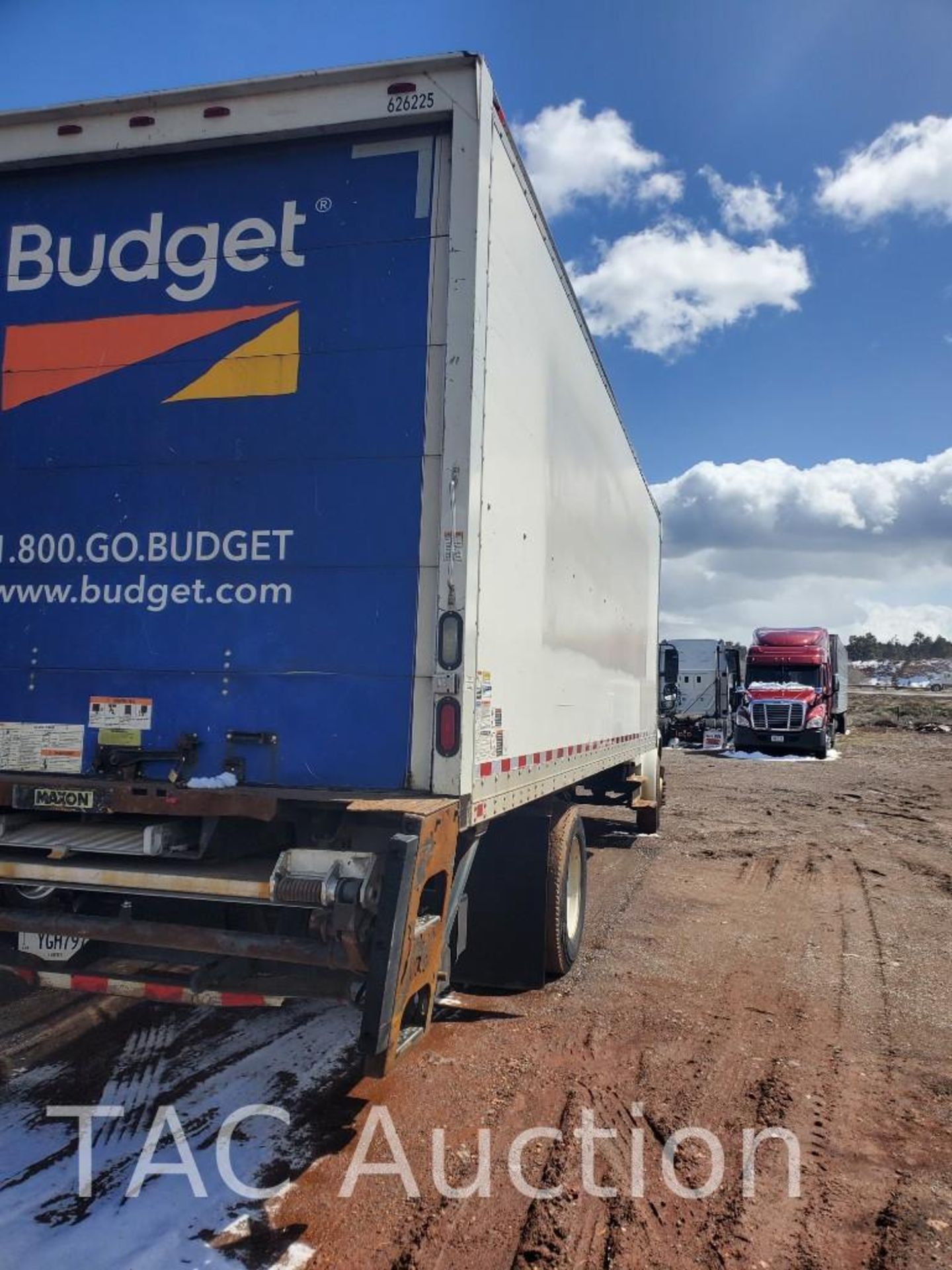 2016 Freightliner M2 26ft Box Truck - Image 10 of 51