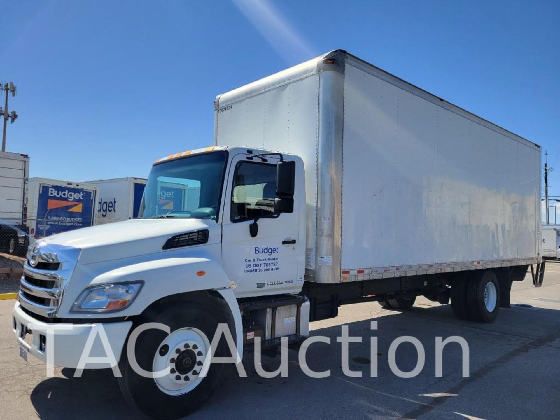 2016 Hino 268 26ft Box Truck