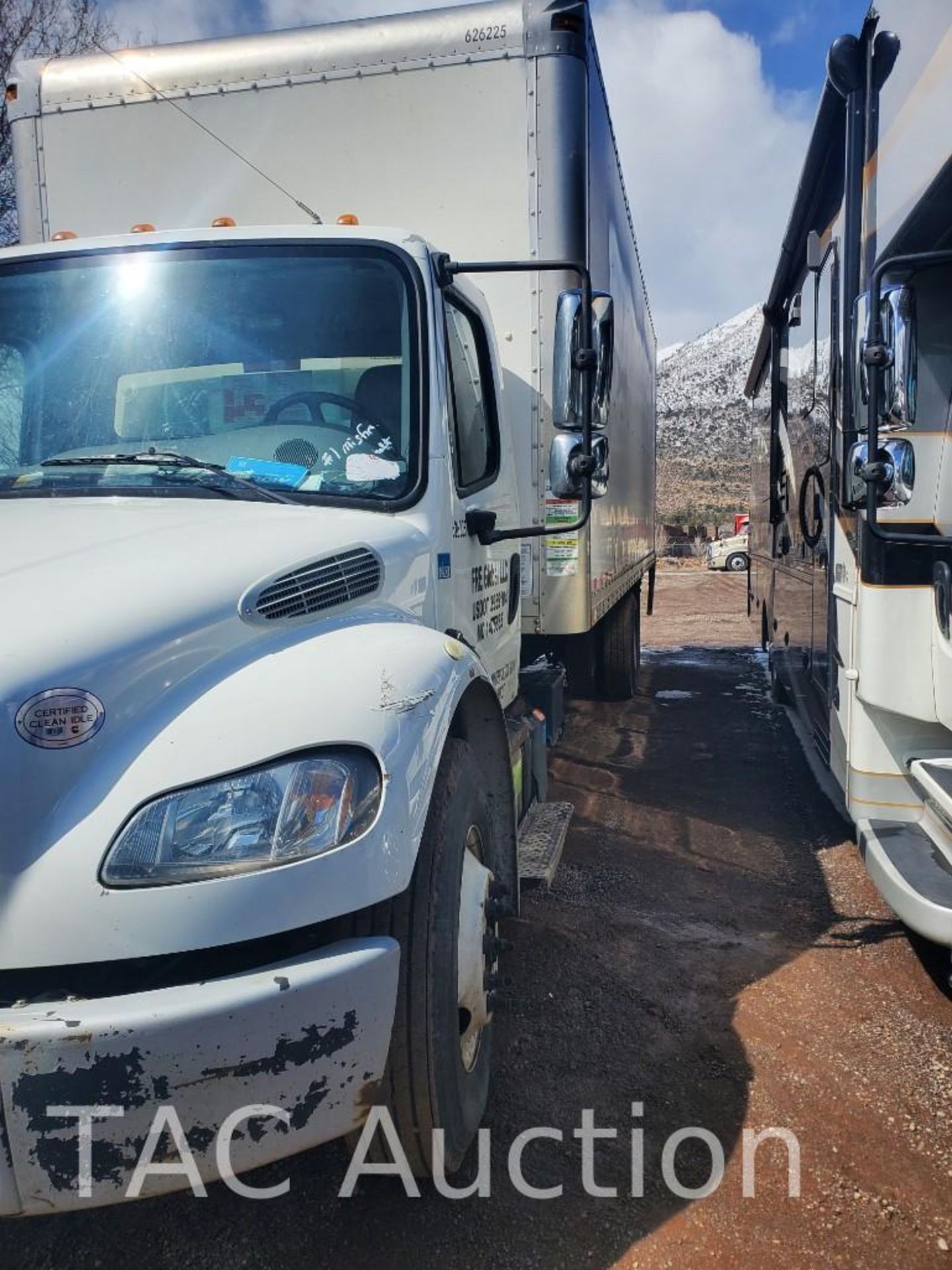 2016 Freightliner M2 26ft Box Truck - Image 2 of 51