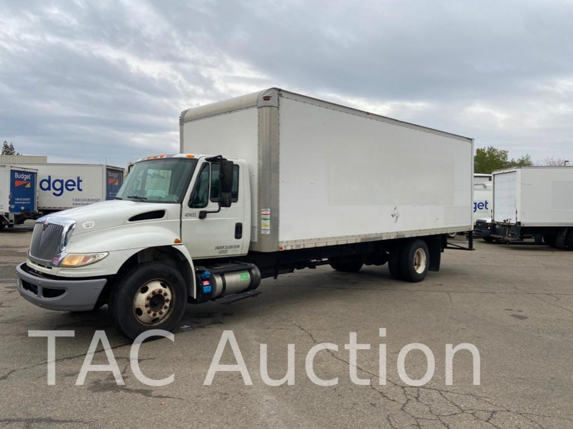 2015 International Durastar 4300 26ft Box Truck