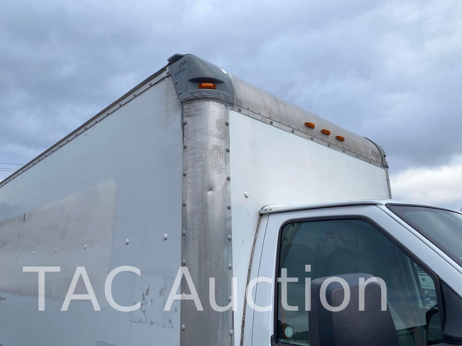 2014 Ford Econoline E-350 16ft Box Truck - Image 19 of 51