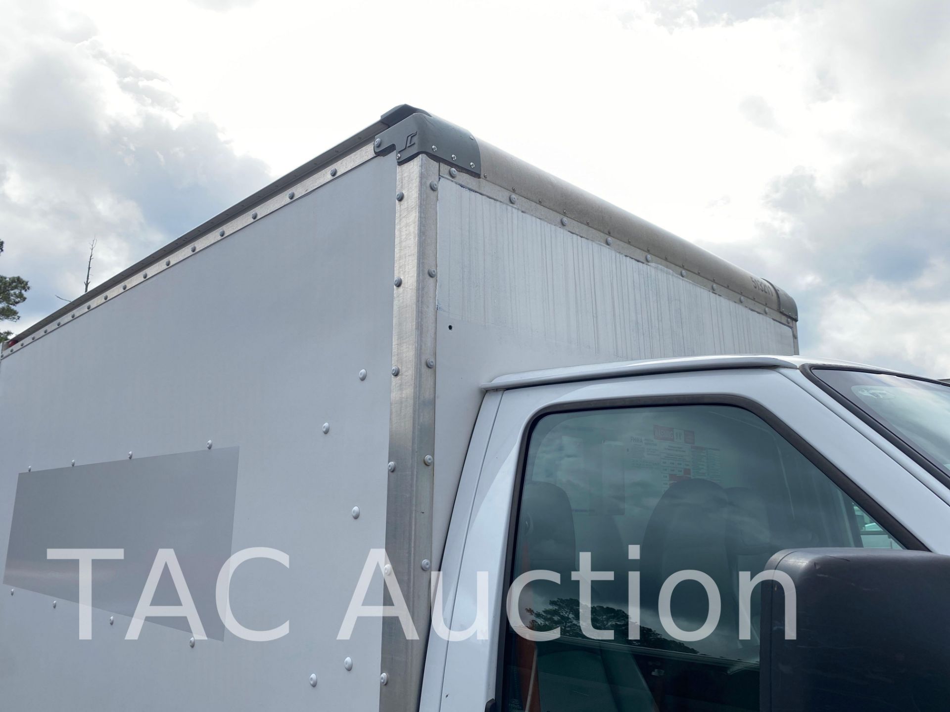 2015 Ford Econoline E-350 12ft Box Truck - Image 21 of 47
