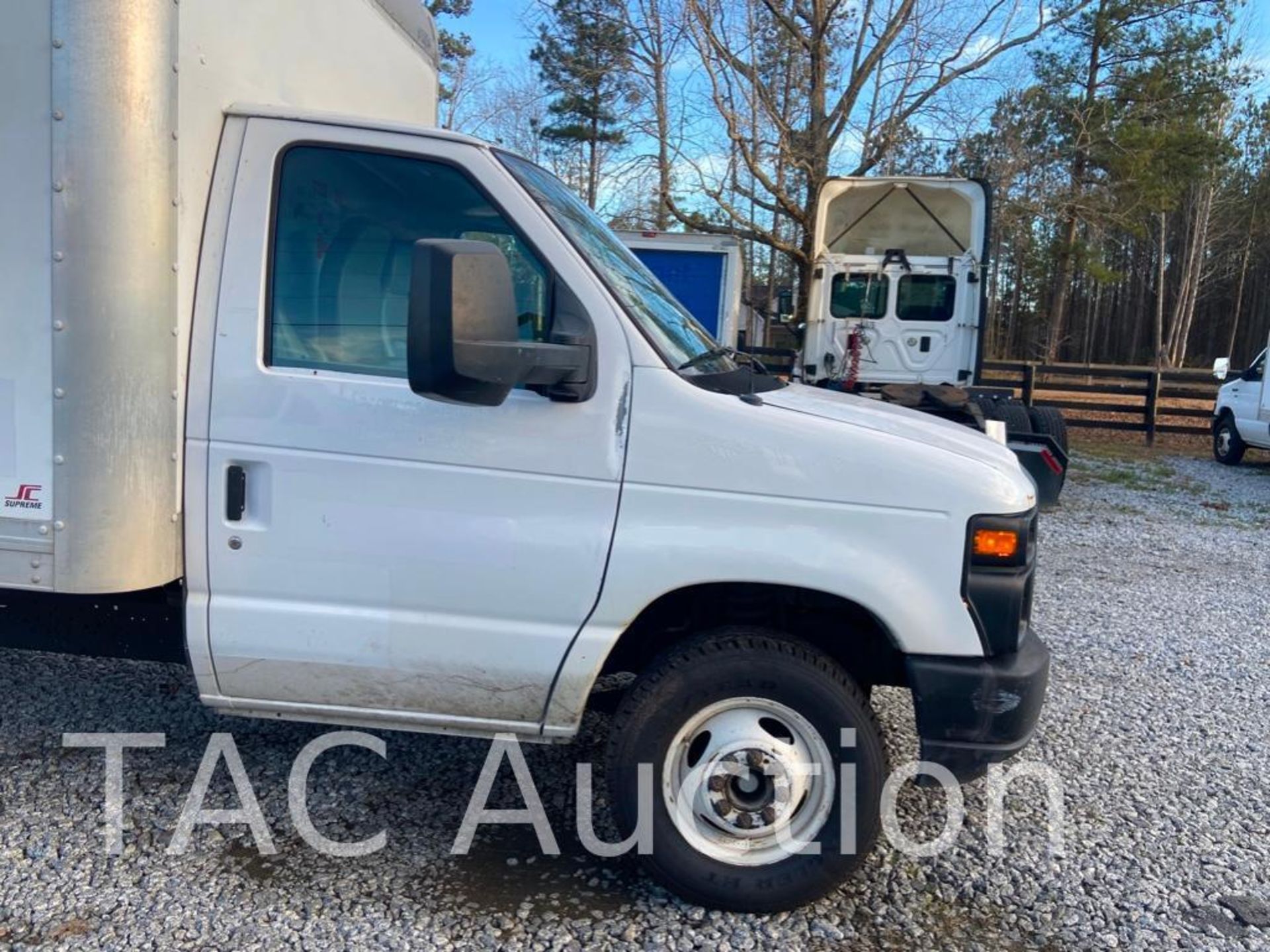 2016 Ford E-350 16ft Box Truck - Image 7 of 74