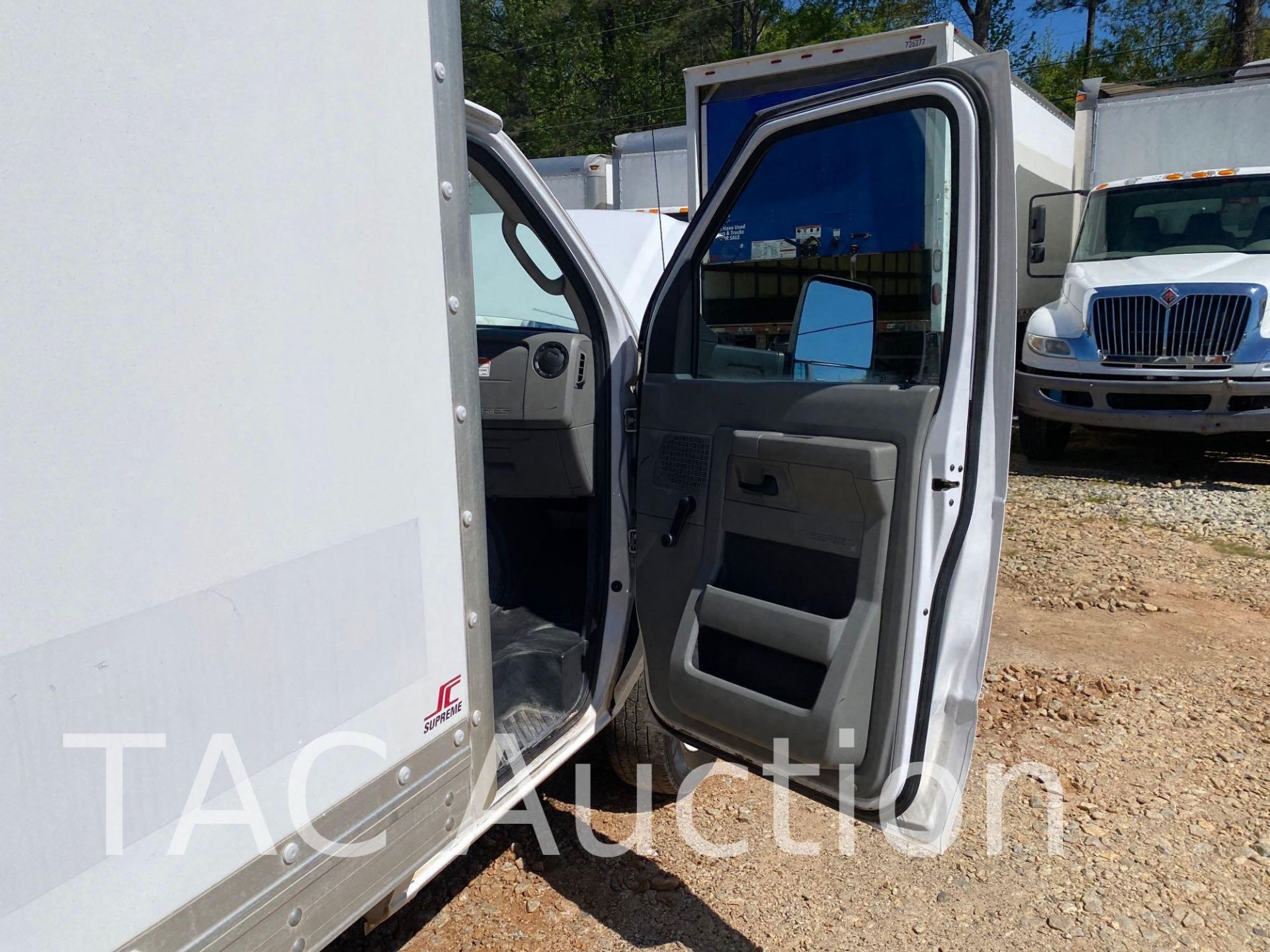 2016 Ford Econoline E-350 16ft Box Truck - Image 16 of 42