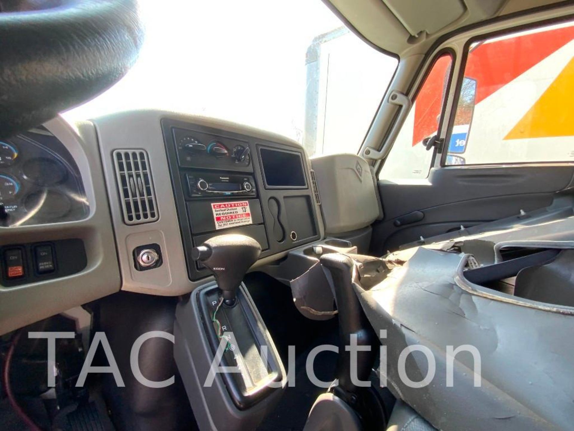 2015 International Durastar 4300 Box Truck - Image 12 of 45