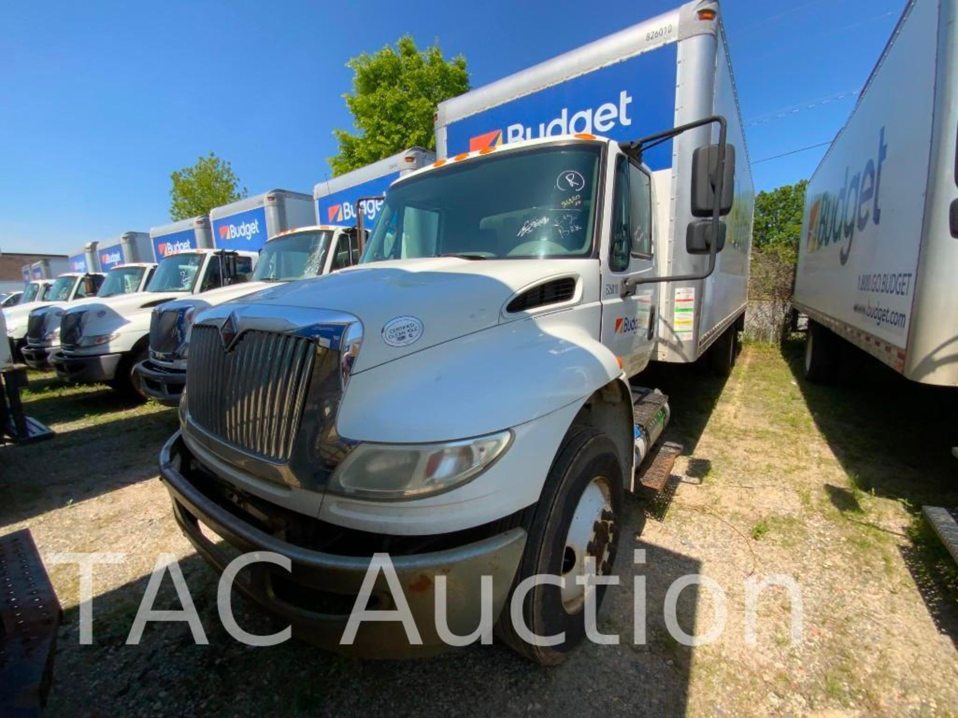 2018 International Durastar 4300 26ft Box Truck - Image 2 of 78