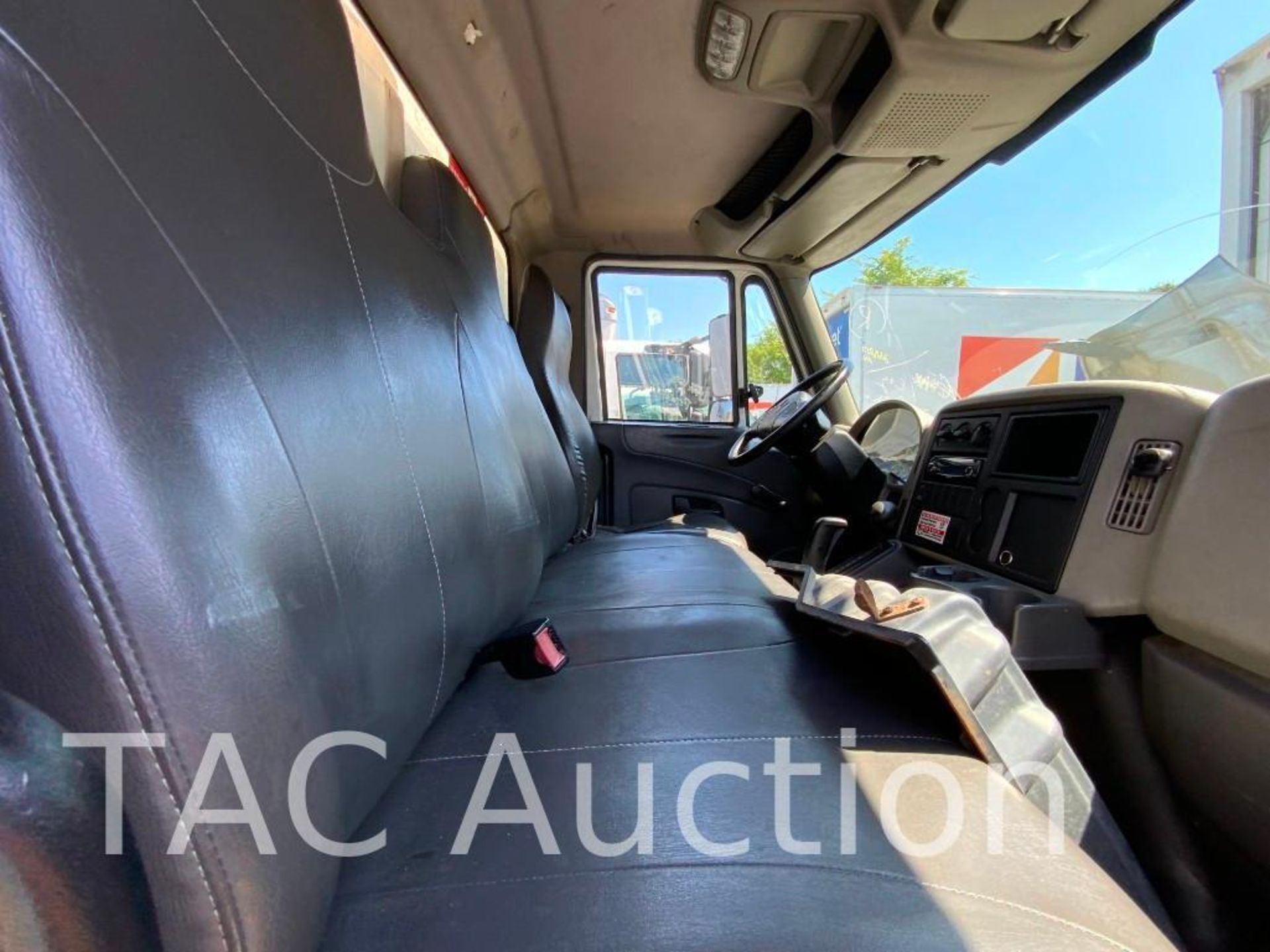 2018 International Durastar 4300 26ft Box Truck - Image 23 of 78