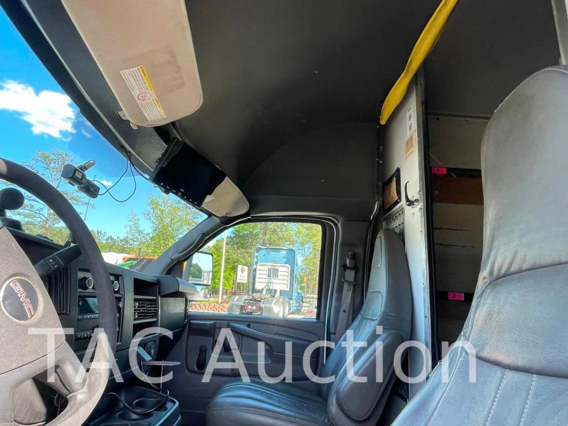 2015 GMC Savana 12ft Box Truck - Image 11 of 46