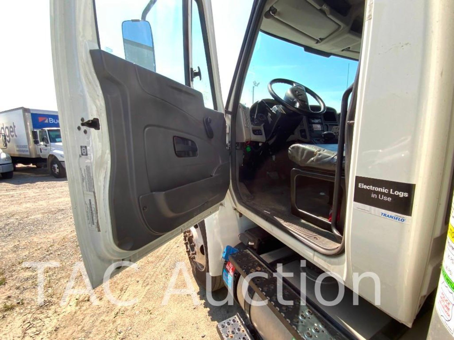2017 International Durastar 4300 26ft Box Truck - Image 11 of 58