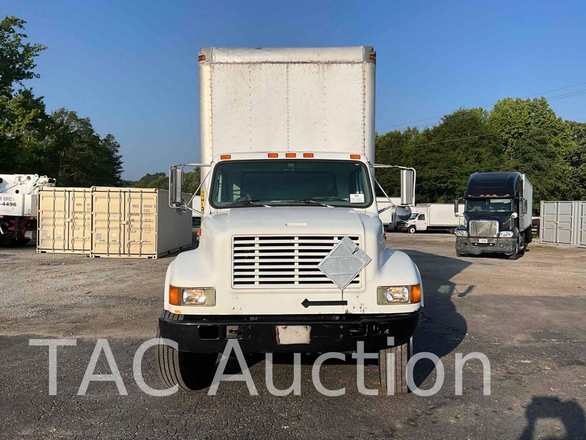 1999 International 4700 26ft Box Truck - Image 8 of 63