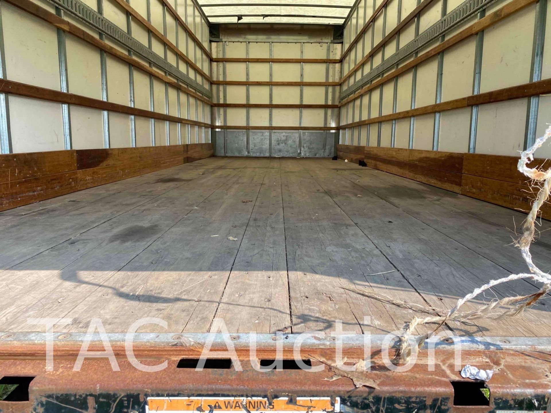 2017 International Durastar 4300 26ft Box Truck - Image 9 of 45