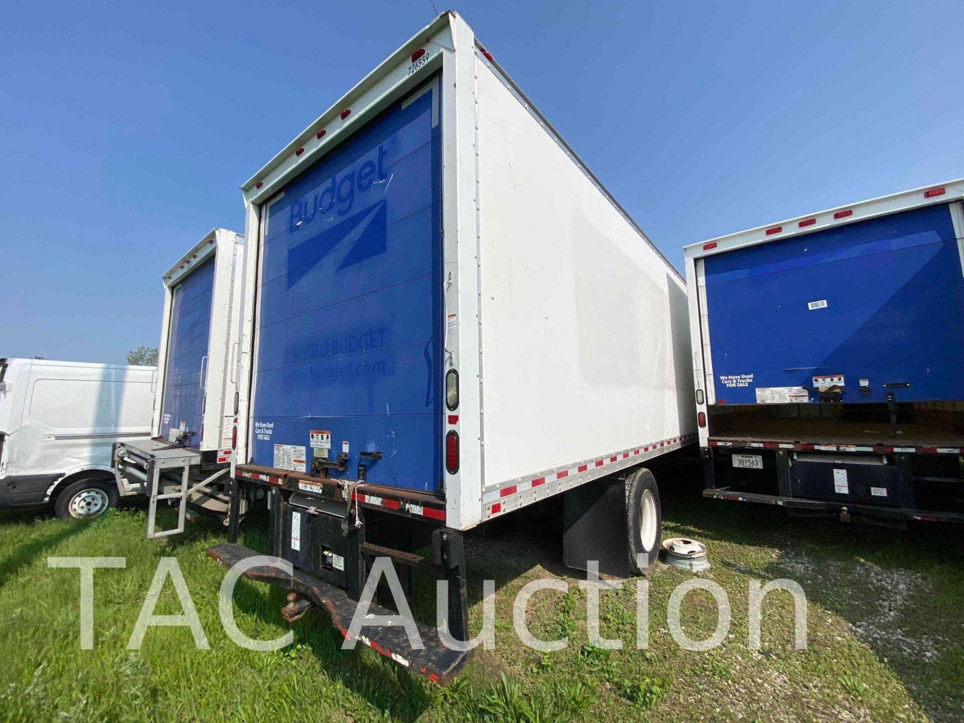 2017 International Durastar 4300 26ft Box Truck - Image 5 of 45
