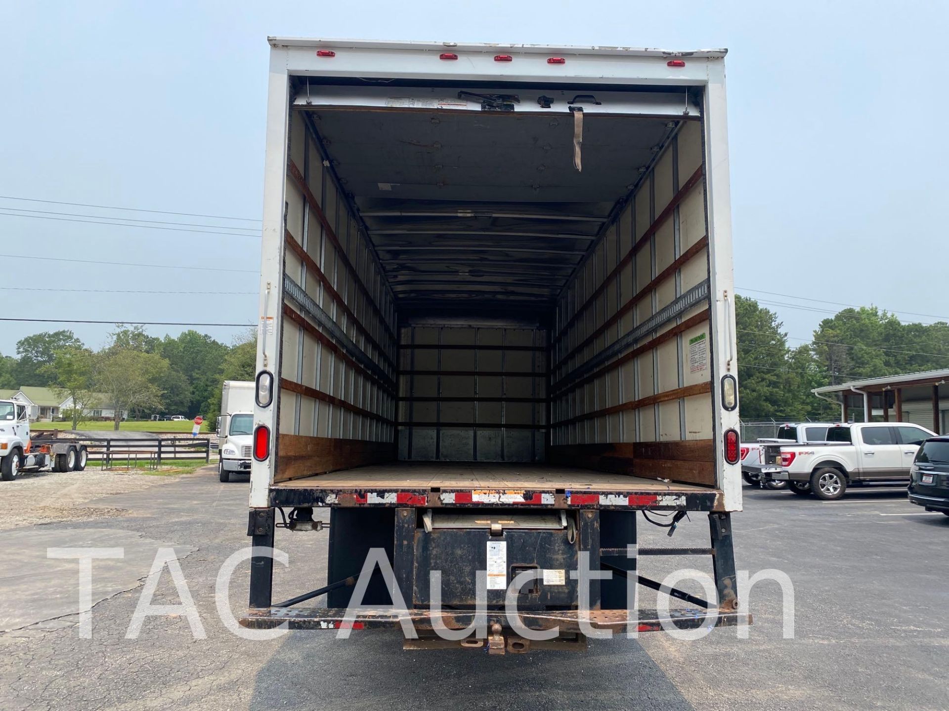 2016 Freightliner M2106 26ft Box Truck - Image 18 of 66