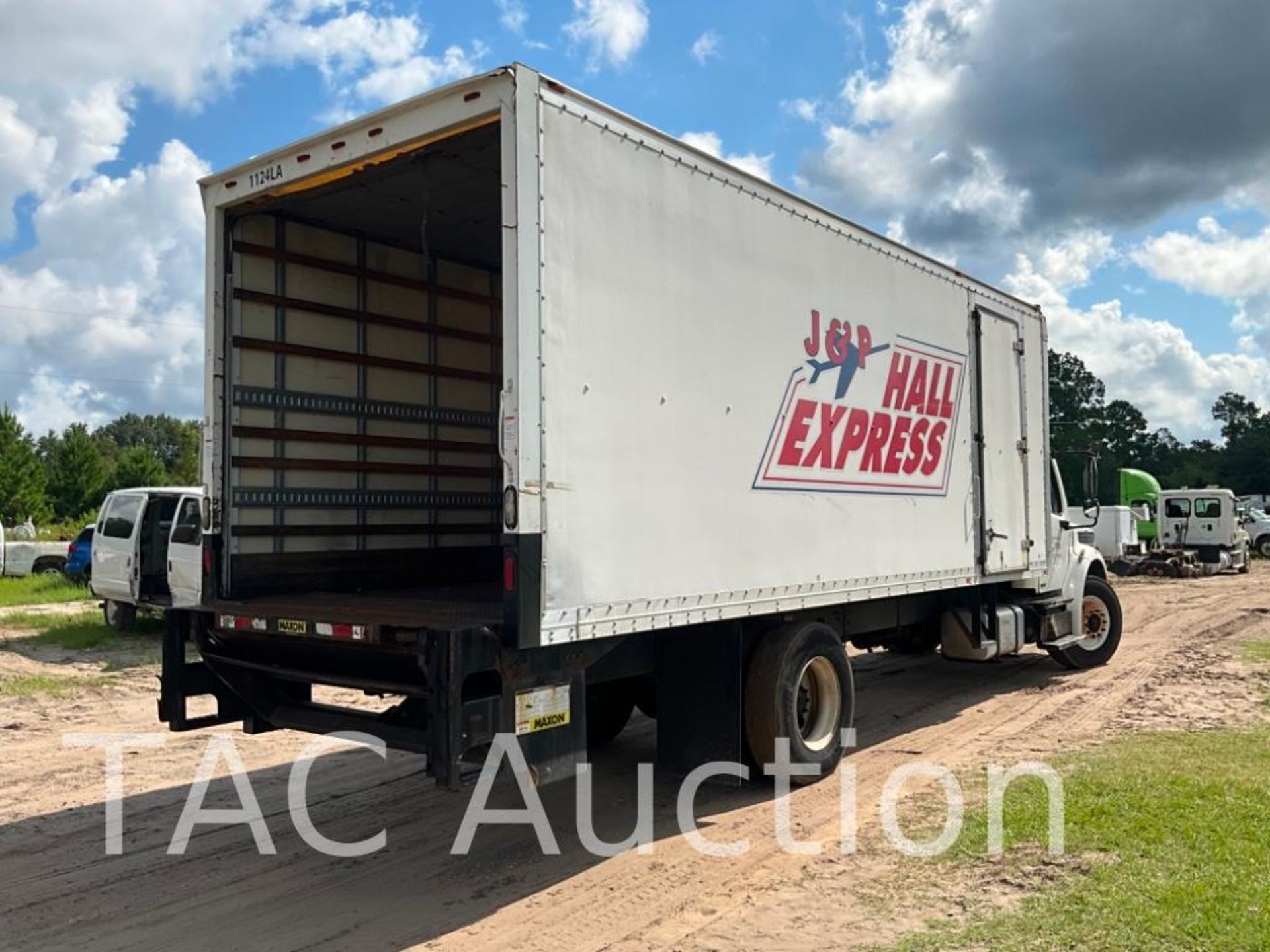 2012 Freightliner M2 106 Medium Duty 26ft Box Truck - Image 5 of 46