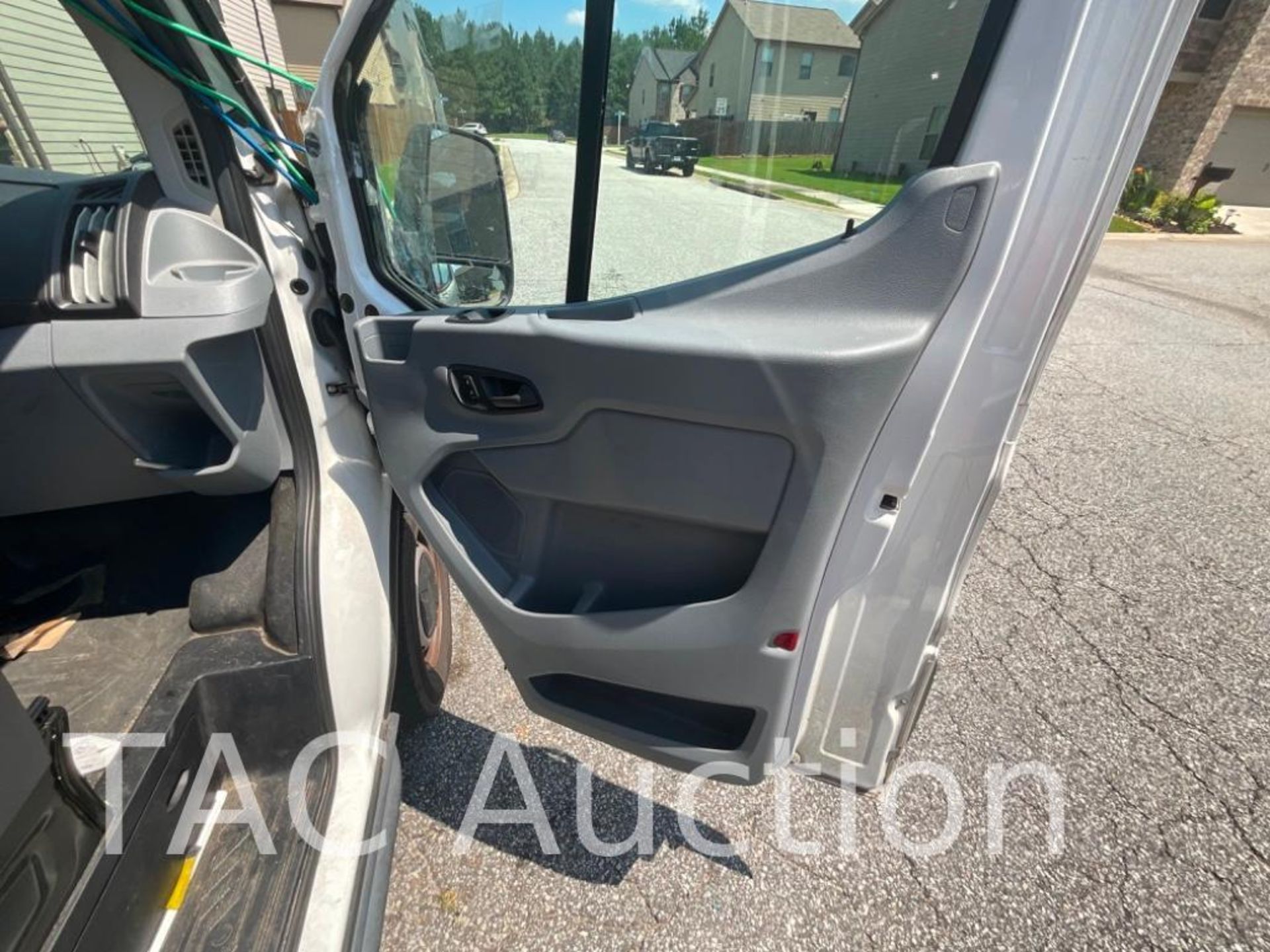 2018 Ford 250 Transit Cargo Van - Image 16 of 30