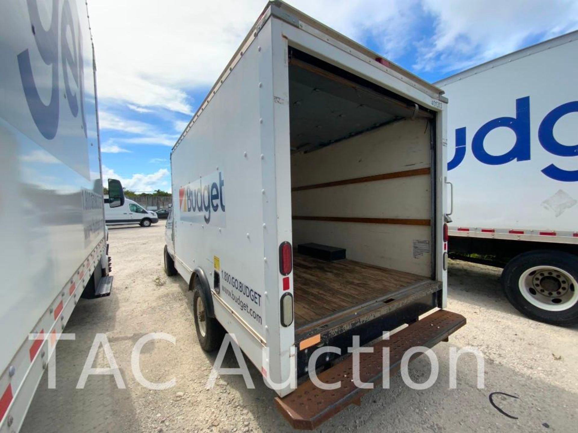 2014 Ford E-350 12ft Box Truck - Image 5 of 58