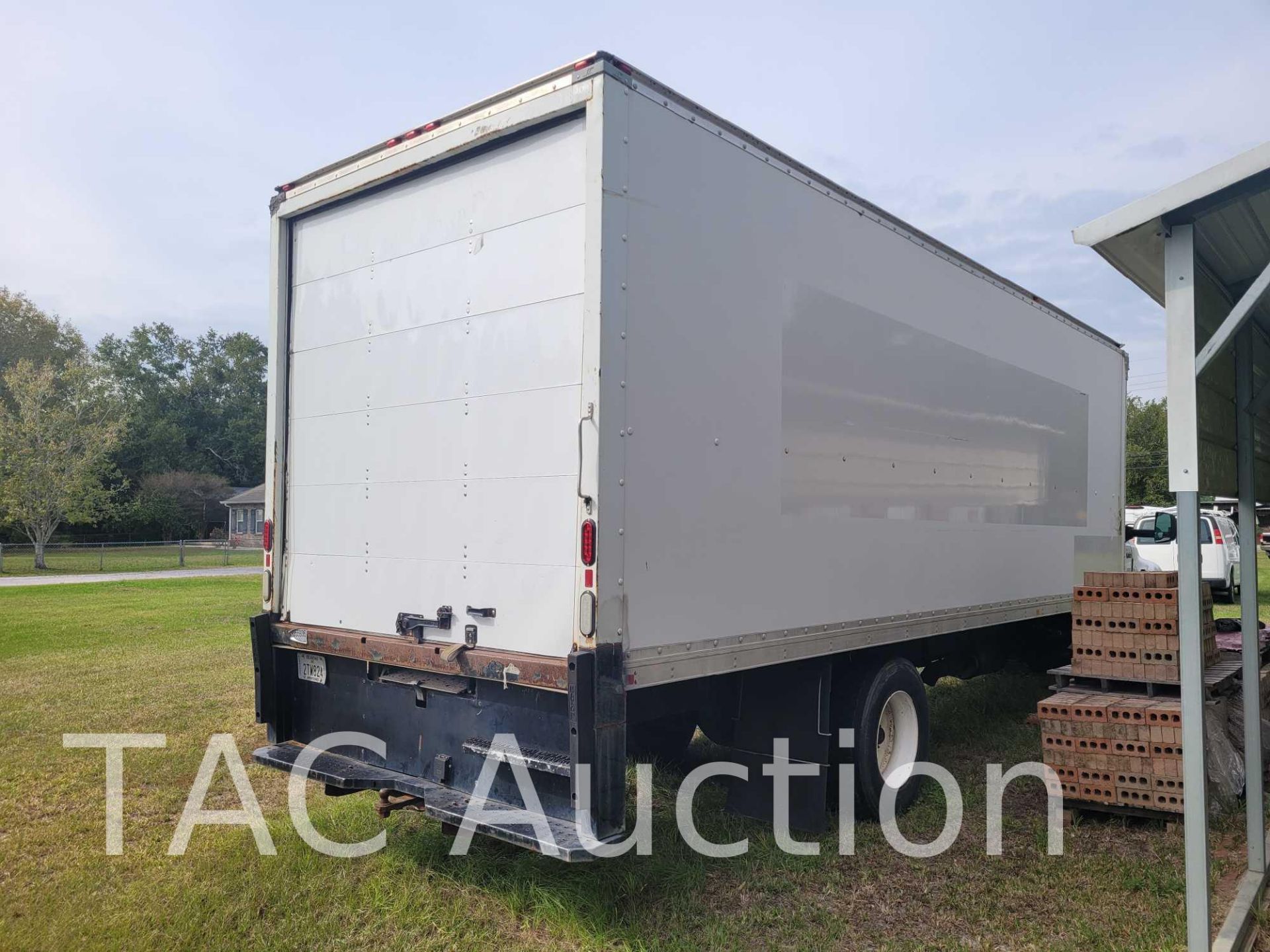 2013 Ford F-750 26ft Box Truck - Image 3 of 63