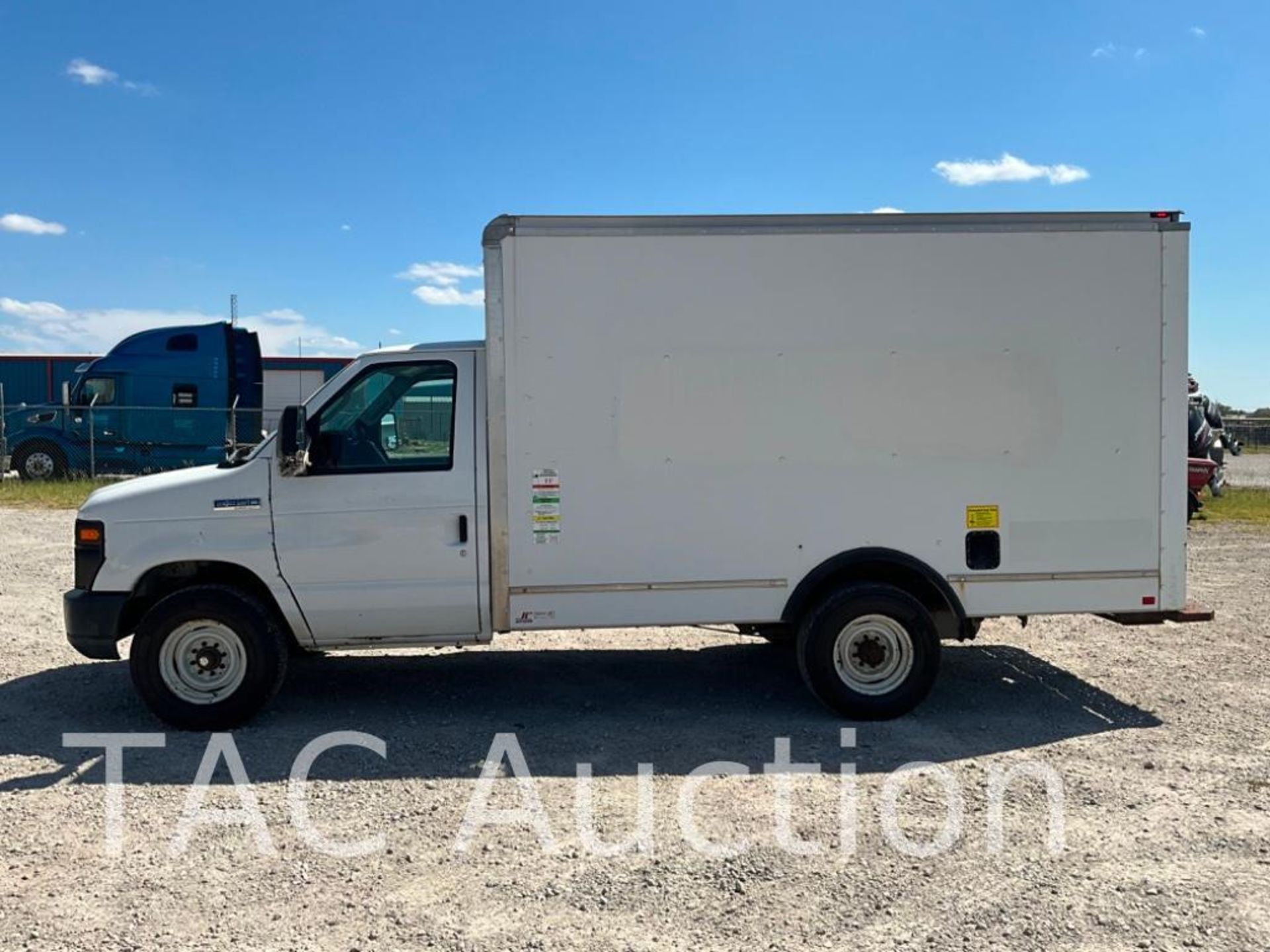 2015 Ford E-350 12ft Box Truck - Image 7 of 39