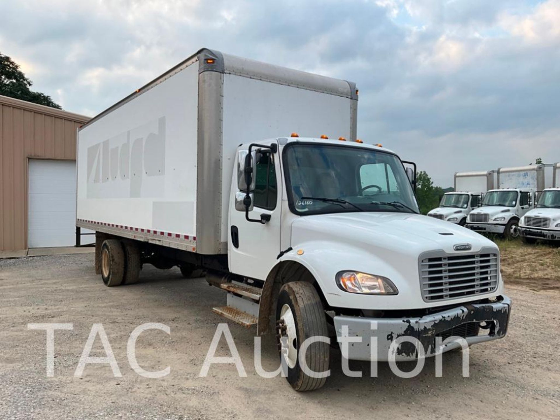 2016 Freightliner M2106 26ft Box Truck - Image 3 of 52