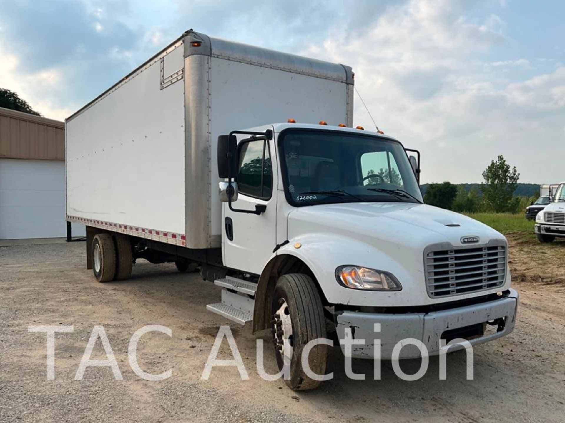 2016 Freightliner M2106 26ft Box Truck - Image 3 of 55