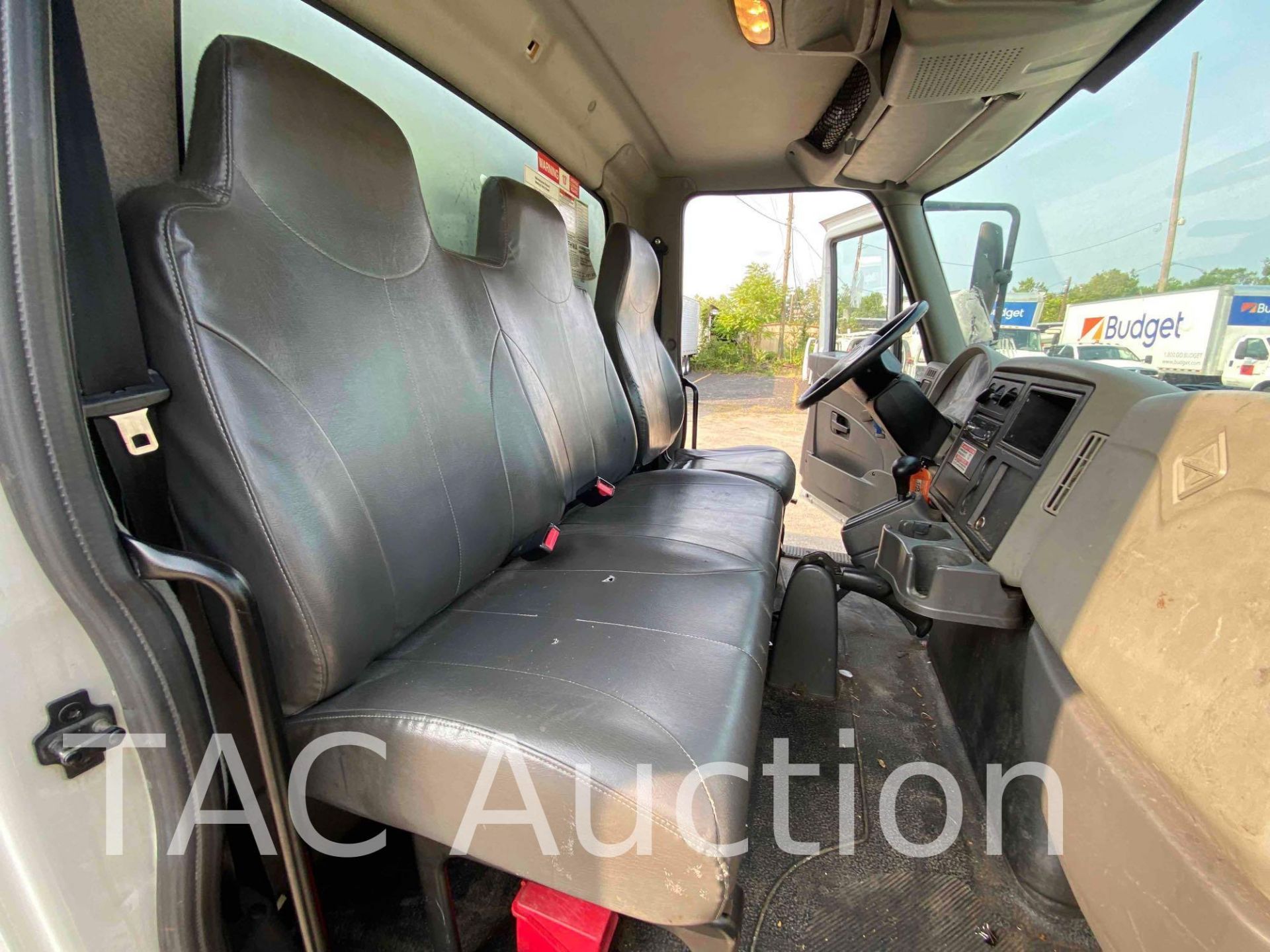 2016 International Durastar 4300 26ft Box Truck - Image 39 of 65