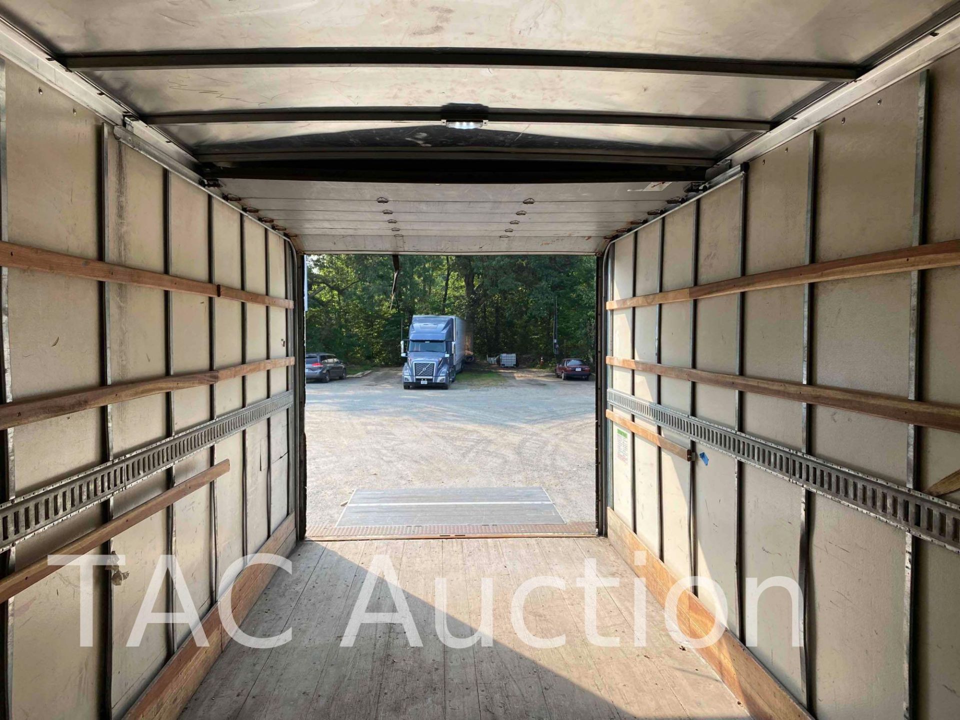 2016 International Durastar 4300 26ft Box Truck - Image 20 of 65