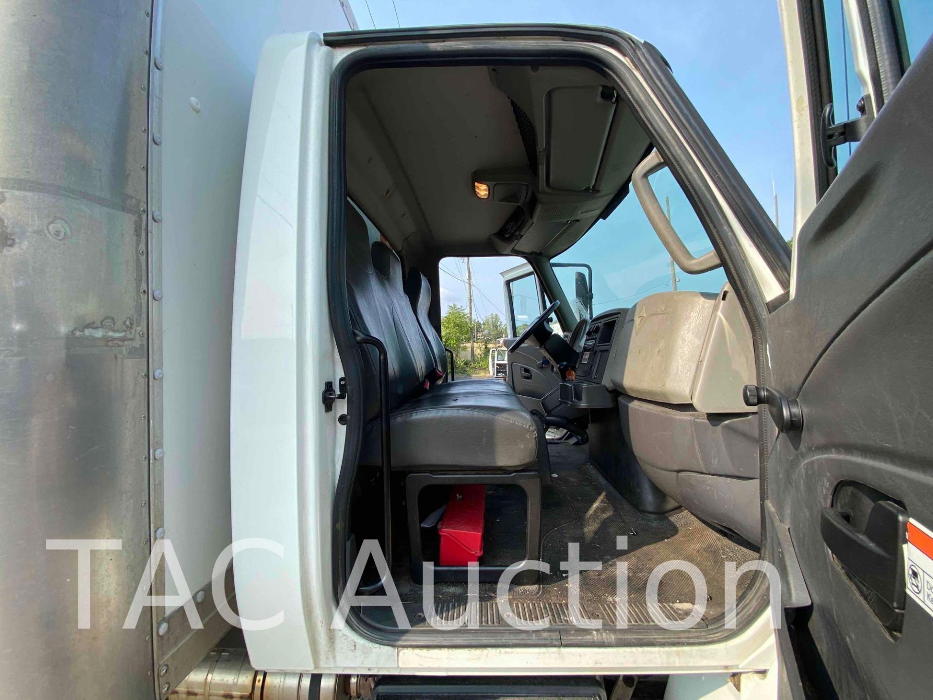 2016 International Durastar 4300 26ft Box Truck - Image 36 of 65