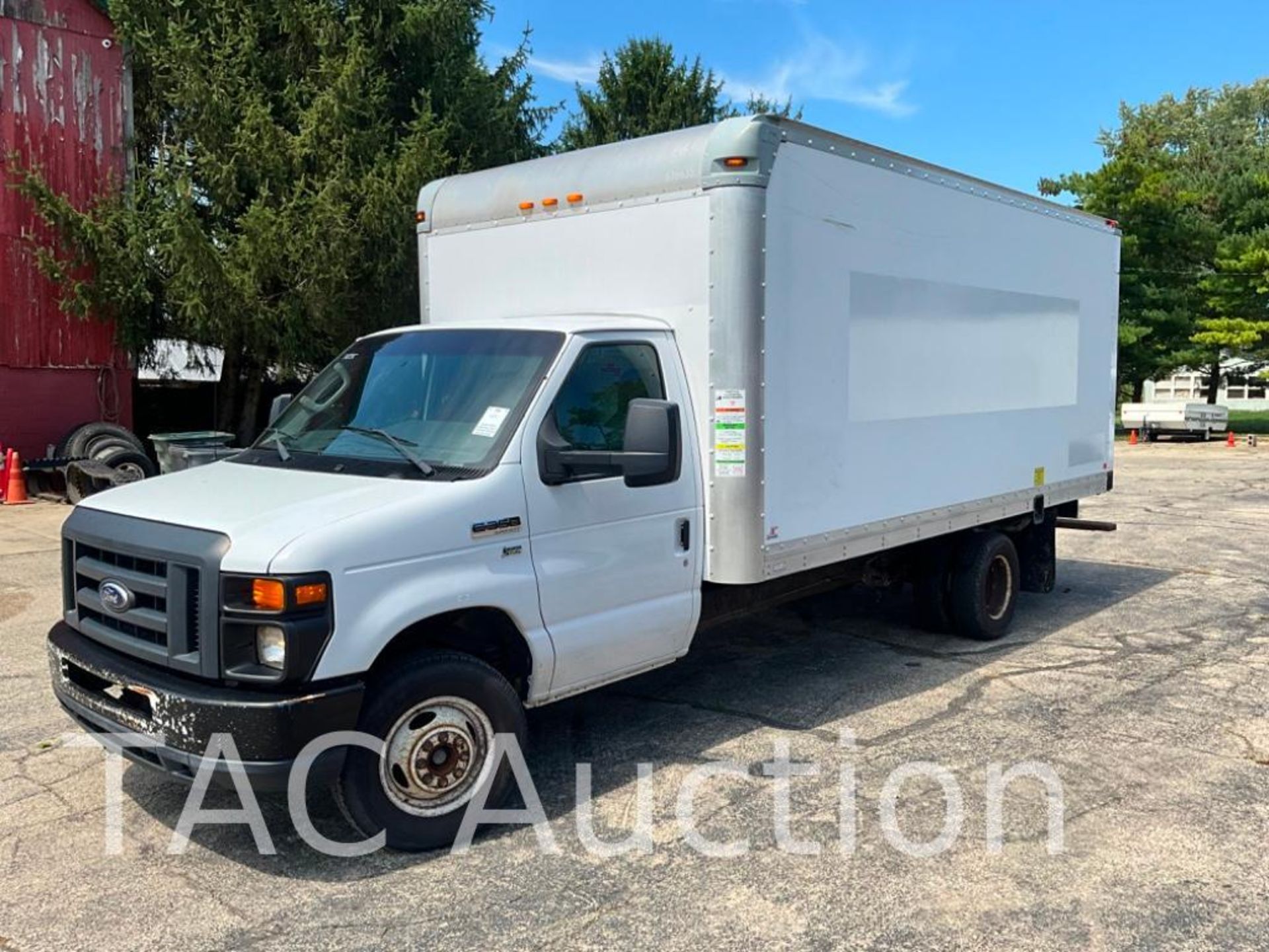 2015 Ford E-350 16ft Box Truck