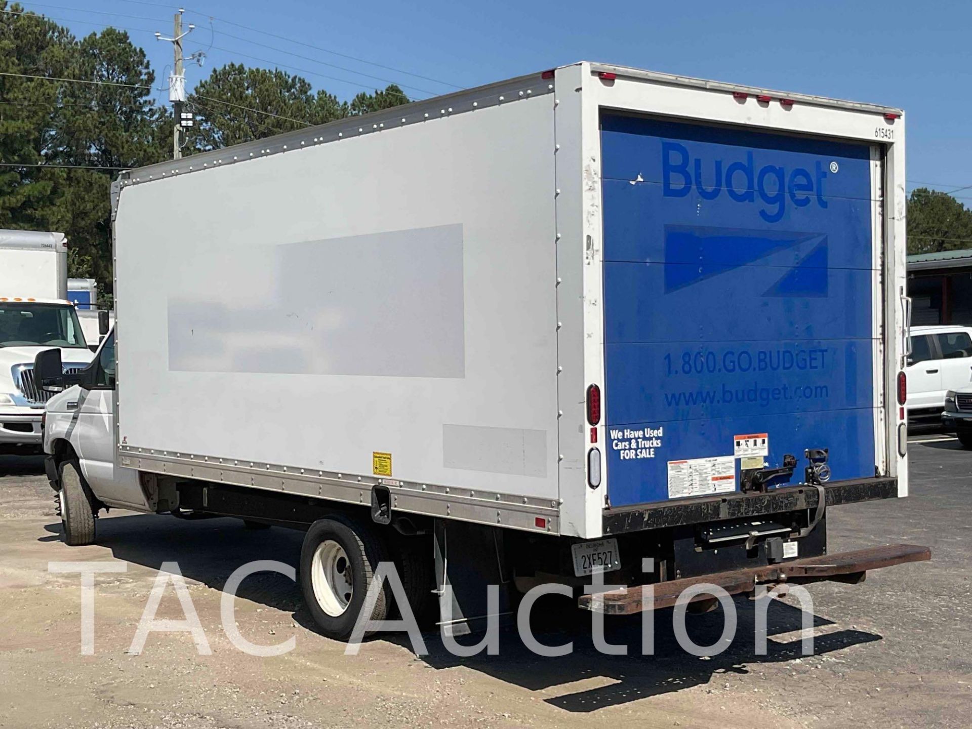2016 Ford Econoline E-350 16ft Box Truck - Image 4 of 41