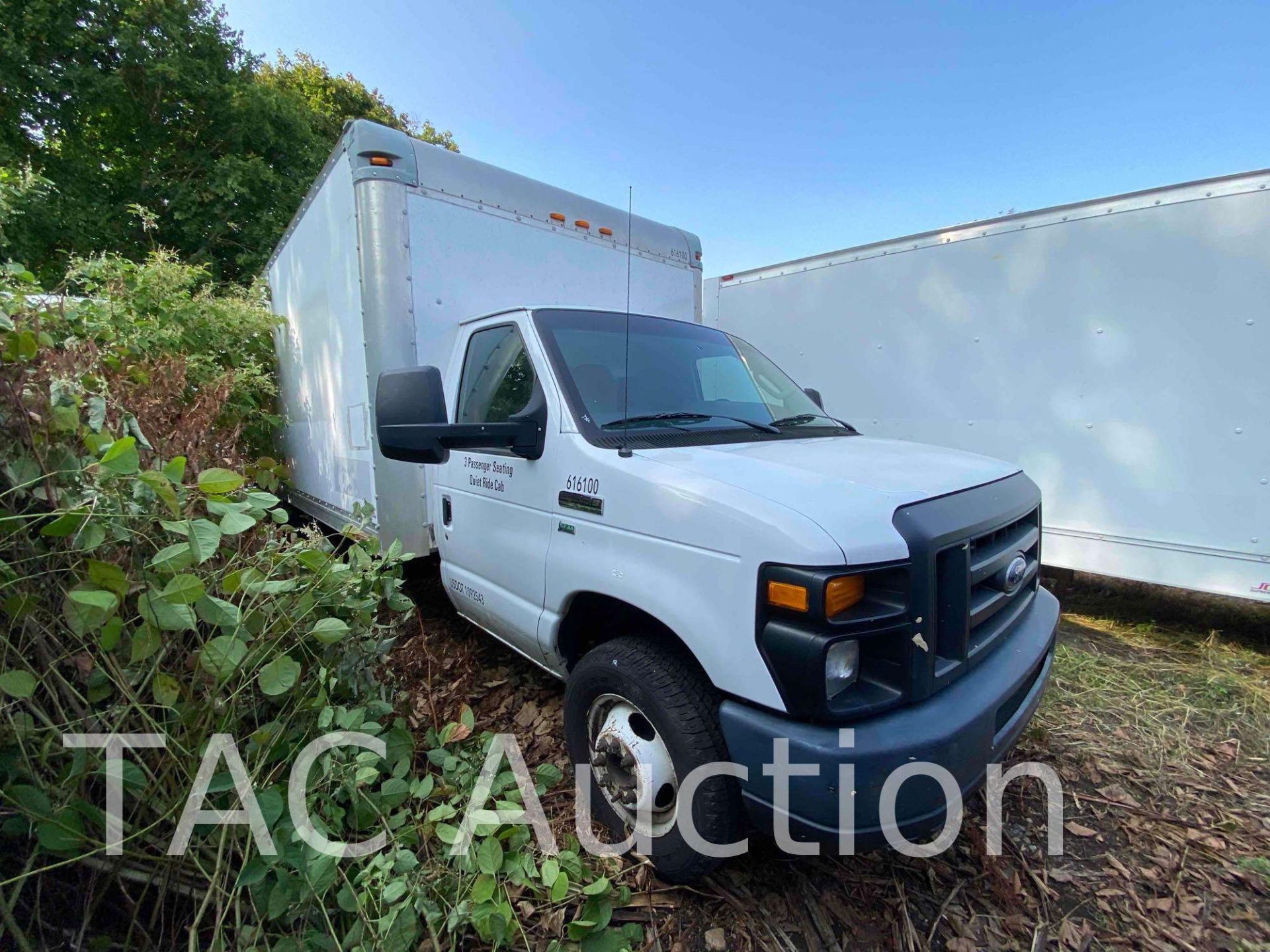 2016 Ford E-350 16ft Box Truck - Bild 3 aus 46