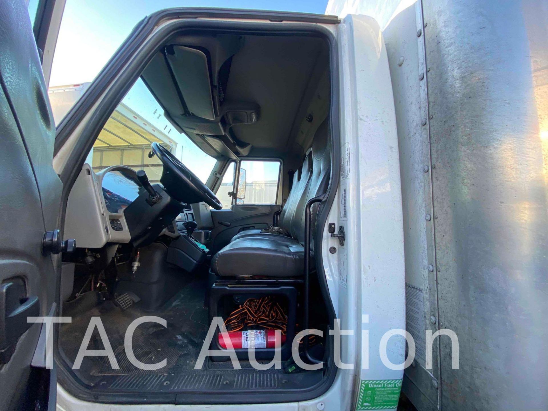 2015 International Durastar 4300 26ft Box Truck - Image 10 of 56