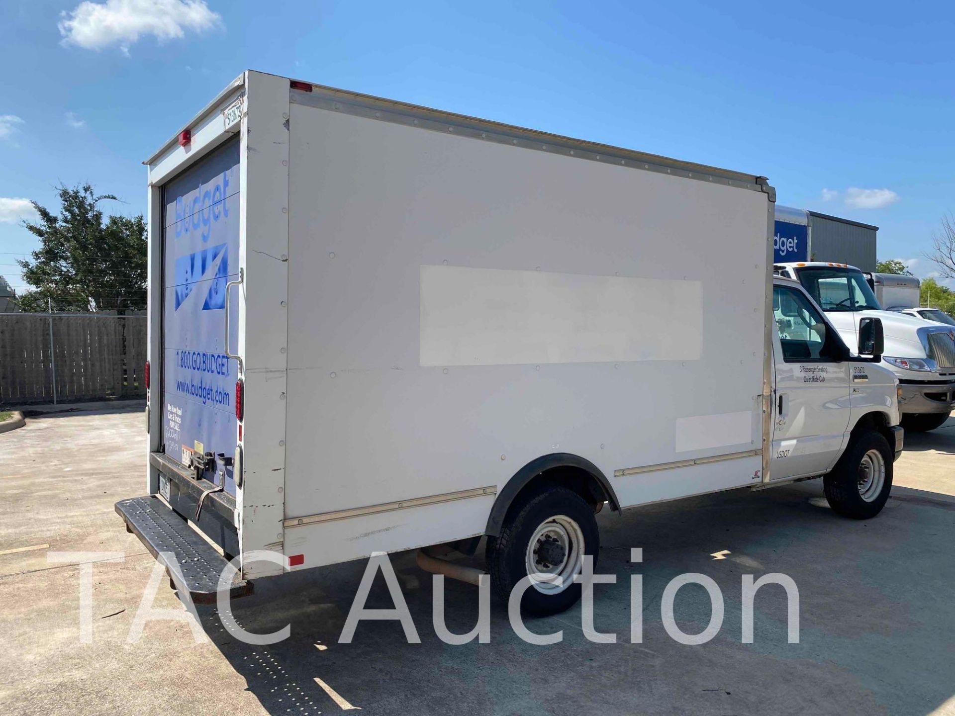 2015 Ford E-350 12ft Box Truck - Image 4 of 51