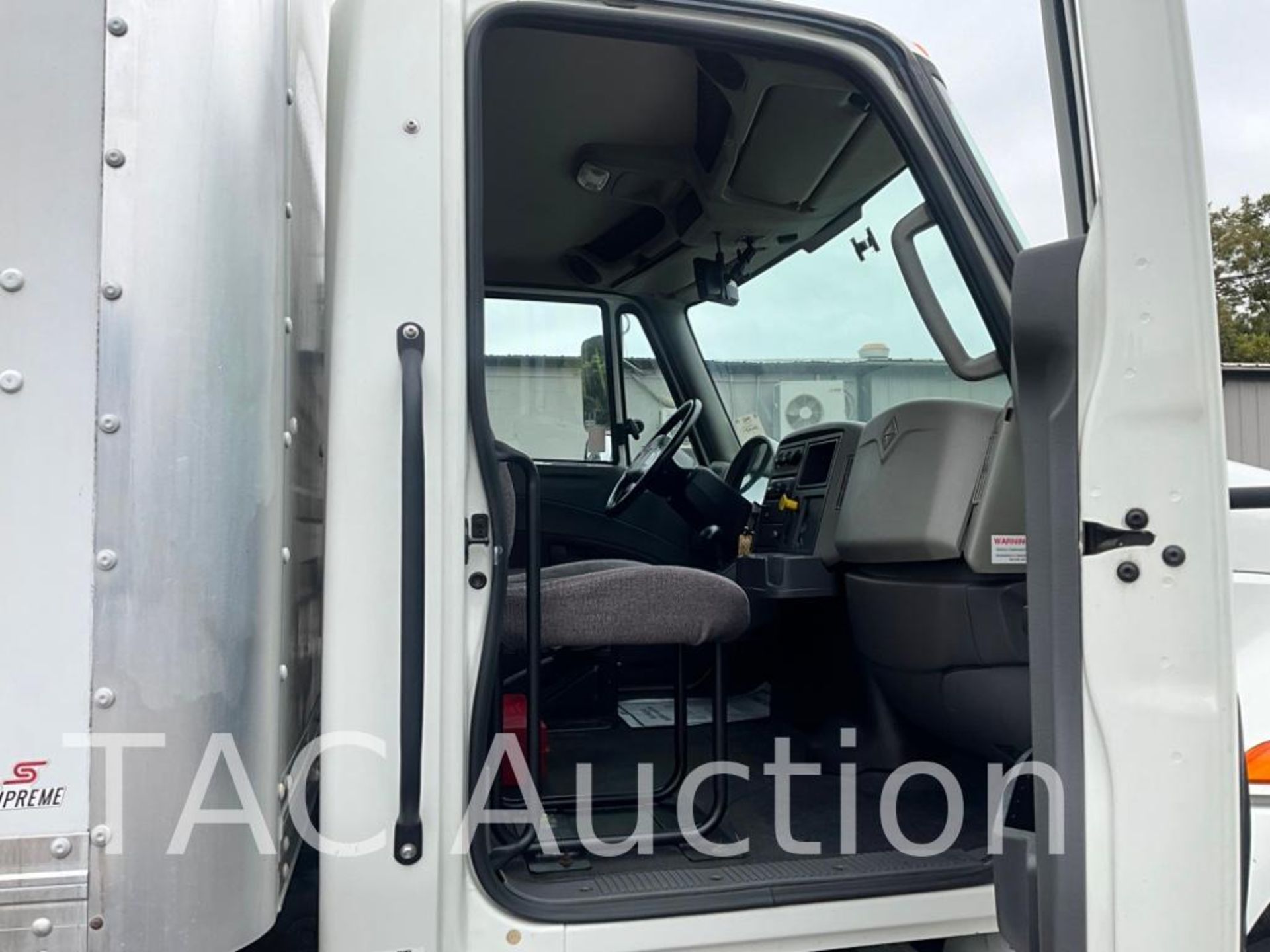 2018 International DuraStar 4300 26ft Box Truck - Image 32 of 70