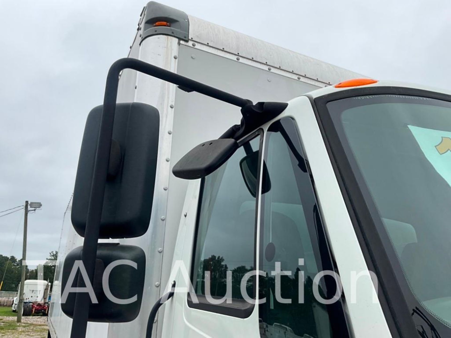 2018 International DuraStar 4300 26ft Box Truck - Image 64 of 70